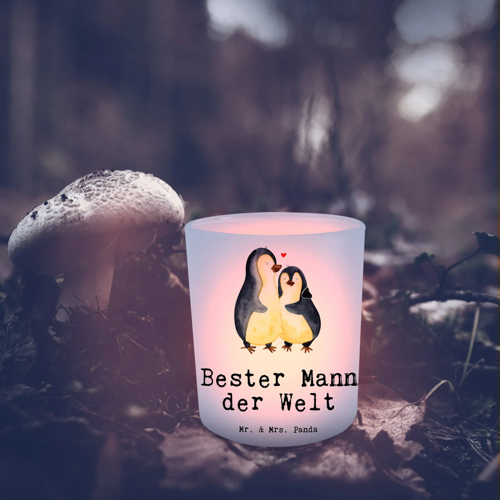 Windlicht Pinguin Bester Mann der Welt Windlicht Glas, Teelichtglas, Teelichthalter, Teelichter, Kerzenglas, Windlicht Kerze, Kerzenlicht, Glas Windlicht, Windlicht Zur Hochzeit, Windlicht Deko, Windlicht Hochzeit, Teelichtgläser, Windlicht Dekorieren, für, Dankeschön, Geschenk, Schenken, Geburtstag, Geburtstagsgeschenk, Geschenkidee, Danke, Bedanken, Mitbringsel, Freude machen, Geschenktipp, Ehemann, Beste, Mann, Partner, Freund, Traummann, Liebling, Ehepartner, Ehe, Gatte, Lebensgefährte, Bräutigam, Kleinigkeit