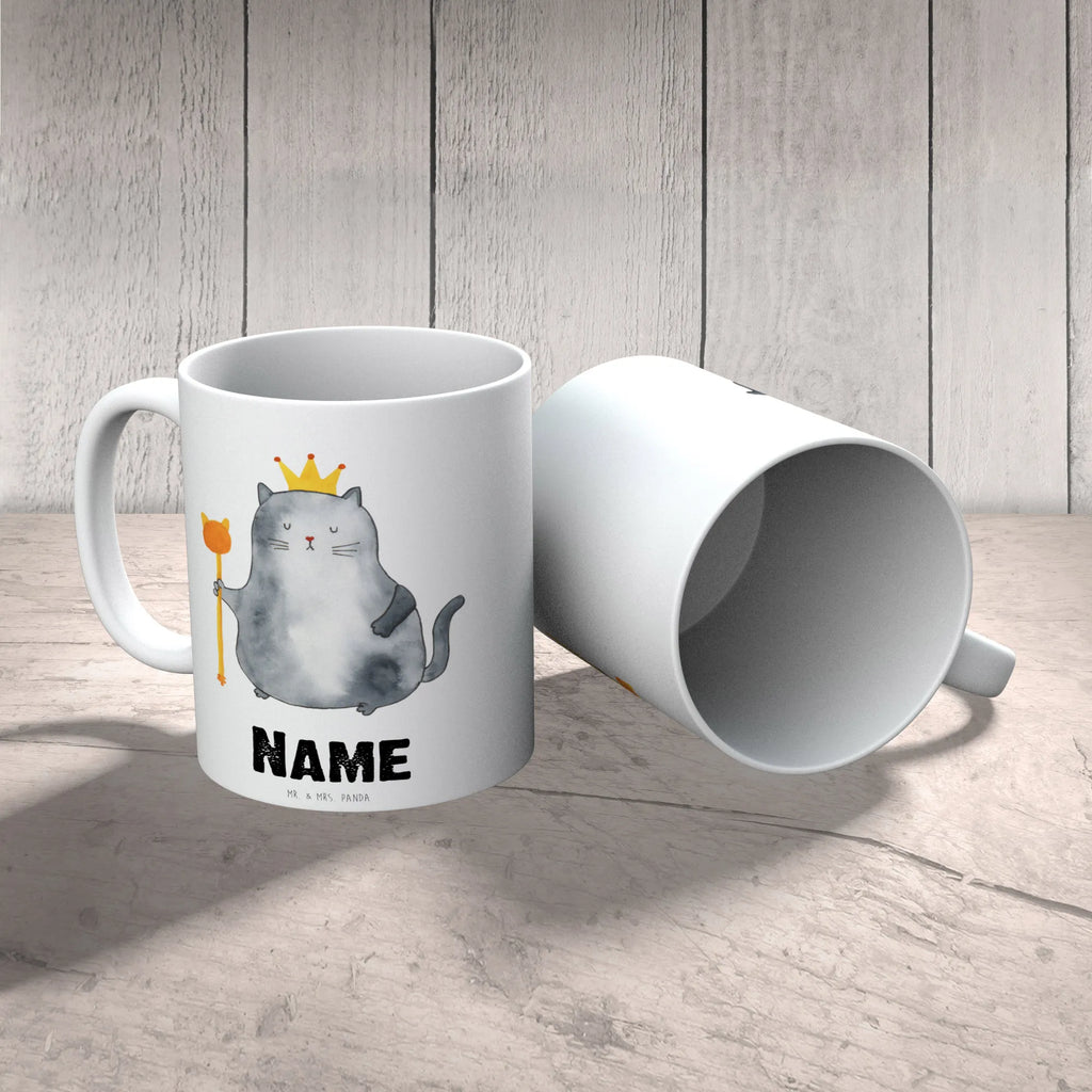 Personalisierte Tasse Katzen Koenig Personalisierte Tasse, Namenstasse, Wunschname, Personalisiert, Tasse, Namen, Drucken, Tasse mit Namen, Katze, Katzenmotiv, Katzenfan, Katzendeko, Katzenfreund, Katzenliebhaber, Katzenprodukte, Katzenartikel, Katzenaccessoires, Katzensouvenirs, Katzenliebhaberprodukte, Katzenmotive, Katzen, Kater, Mietze, Cat, Cats, Katzenhalter, Katzenbesitzerin, Haustier, König, Königin, Queen, Familie, Mietzhaus, Wohnung, erste eigenen Wohnung, Umzug, Einzug