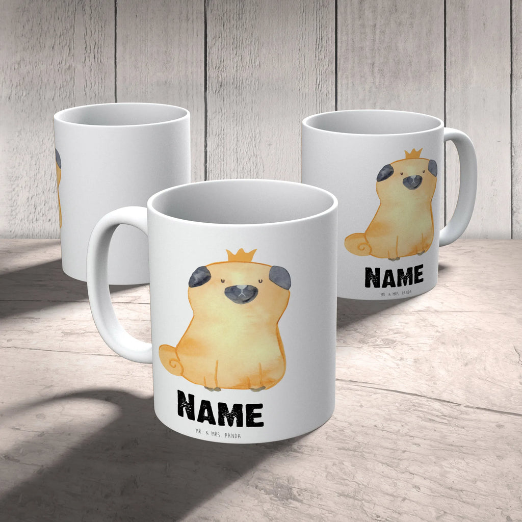 Personalisierte Tasse Mops Krone Personalisierte Tasse, Namenstasse, Wunschname, Personalisiert, Tasse, Namen, Drucken, Tasse mit Namen, Hund, Hundemotiv, Haustier, Hunderasse, Tierliebhaber, Hundebesitzer, Sprüche, Mops, allergisch, kinderlos, Hausregel, Hundebesitzer. Spruch, lustig