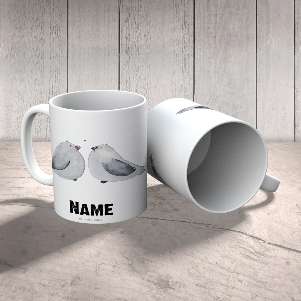 Personalisierte Tasse Turteltauben Liebe Personalisierte Tasse, Namenstasse, Wunschname, Personalisiert, Tasse, Namen, Drucken, Tasse mit Namen, Liebe, Partner, Freund, Freundin, Ehemann, Ehefrau, Heiraten, Verlobung, Heiratsantrag, Liebesgeschenk, Jahrestag, Hocheitstag, Turteltauben, Turteltäubchen, Tauben, Verliebt, Verlobt, Verheiratet, Geschenk Freundin, Geschenk Freund, Liebesbeweis, Hochzeitstag, Geschenk Hochzeit