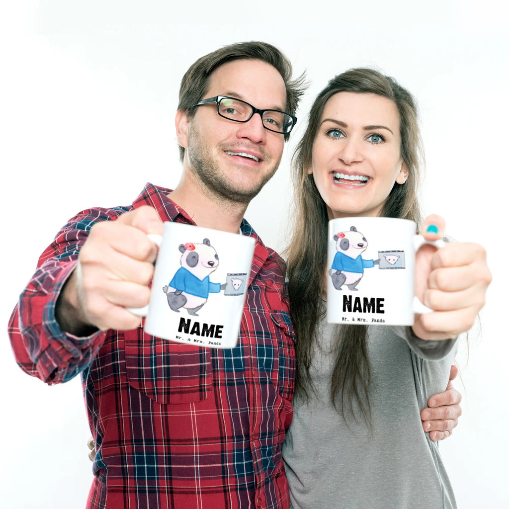 Personalisierte Tasse Fachärztin für Radiologie mit Herz Personalisierte Tasse, Namenstasse, Wunschname, Personalisiert, Tasse, Namen, Drucken, Tasse mit Namen, Beruf, Ausbildung, Jubiläum, Abschied, Rente, Kollege, Kollegin, Geschenk, Schenken, Arbeitskollege, Mitarbeiter, Firma, Danke, Dankeschön