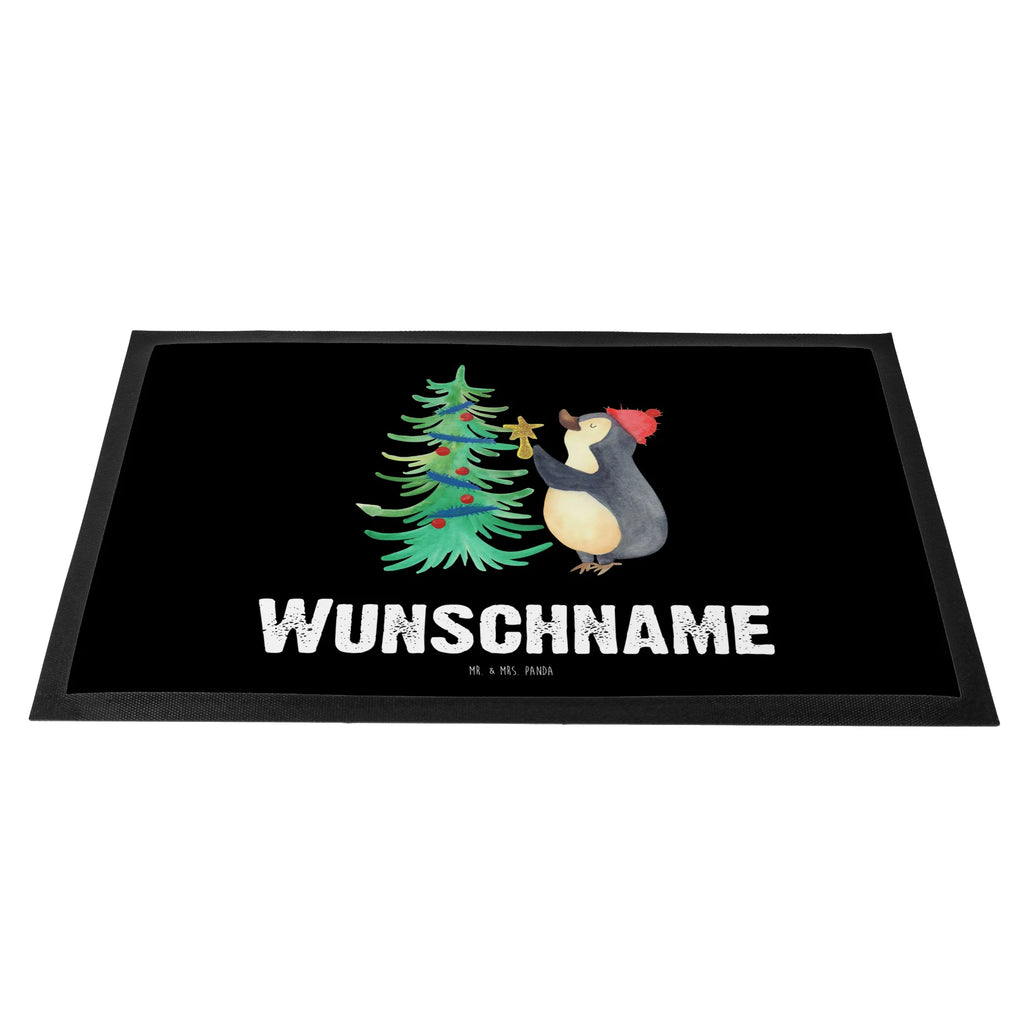 Personalisierte Fußmatte Pinguin Weihnachtsbaum Personalisierte Fußmatte, Fußmatte mit Namen, Personalisieruung, Personalisiert, Fußmatte bedrucken, Türvorleger mit Namen, Haustürmatte personalisiert, Namensfussmatte, Wunschnamen, Bedrucken, Türvorleger personalisiert, Winter, Weihnachten, Weihnachtsdeko, Nikolaus, Advent, Heiligabend, Wintermotiv, Pinguin