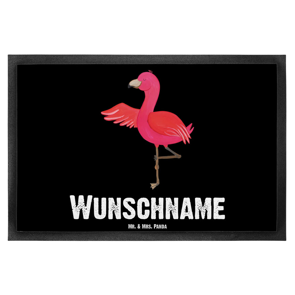 Personalisierte Fußmatte Flamingo Yoga Personalisierte Fußmatte, Fußmatte mit Namen, Personalisieruung, Personalisiert, Fußmatte bedrucken, Türvorleger mit Namen, Haustürmatte personalisiert, Namensfussmatte, Wunschnamen, Bedrucken, Türvorleger personalisiert, Flamingo, Vogel, Yoga, Namaste, Achtsamkeit, Yoga-Übung, Entspannung, Ärger, Aufregen, Tiefenentspannung