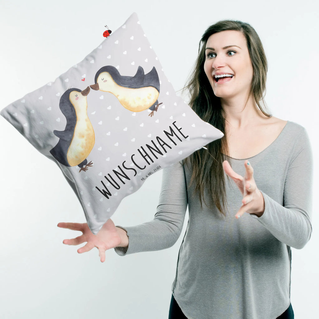 Personalisiertes Kissen Pinguin Liebe Kissen, personalisiert, Name, Wunschname, bedrucken, Kopfkissen, Liebe, Partner, Freund, Freundin, Ehemann, Ehefrau, Heiraten, Verlobung, Heiratsantrag, Liebesgeschenk, Jahrestag, Hocheitstag, Pinguin, Pinguine, Pinguin Paar, Pinguinpaar, Pinguin Liebe, Paar, Pärchen. Liebespaar, Liebesbeweis, Liebesspruch, Hochzeitstag, Geschenk Freund, Geschenk Freundin, Verlobte, Verlobter, Love, Geschenk Hochzeitstag, Geschenkidee, Hochzeit, Gastgeschenk