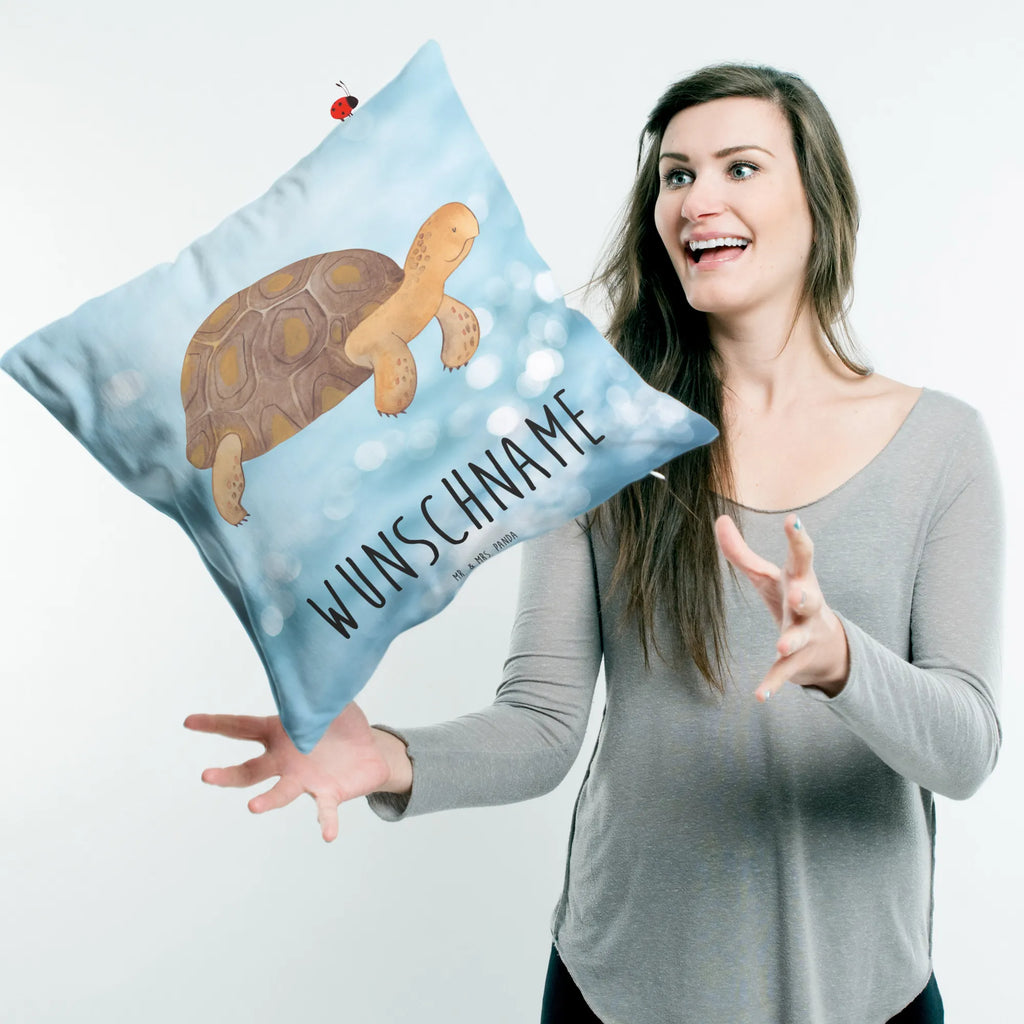 Personalisiertes Kissen Schildkröte marschiert Kissen, personalisiert, Name, Wunschname, bedrucken, Kopfkissen, Meerestiere, Meer, Urlaub, Schildkröte, Schildkröten, get lost, Abenteuer, Reiselust, Inspiration, Neustart, Motivation, Lieblingsmensch