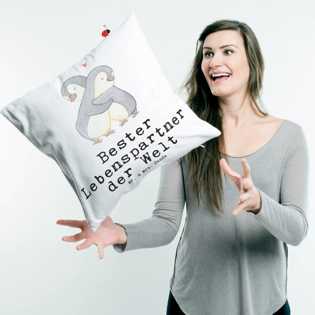 40x40 Kissen Pinguin Bester Lebenspartner der Welt Kissenhülle, Kopfkissen, Sofakissen, Dekokissen, Motivkissen, sofakissen, sitzkissen, Kissen, Kissenbezüge, Kissenbezug 40x40, Kissen 40x40, Kissenhülle 40x40, Zierkissen, Couchkissen, Dekokissen Sofa, Sofakissen 40x40, Dekokissen 40x40, Kopfkissen 40x40, Kissen 40x40 Waschbar, für, Dankeschön, Geschenk, Schenken, Geburtstag, Geburtstagsgeschenk, Geschenkidee, Danke, Bedanken, Mitbringsel, Freude machen, Geschenktipp, Lebenspartner, Ehepartner, Partner, Ehemann, Ehefrau, Liebe, Freund, Freundin, Hochzeitstag, verliebt