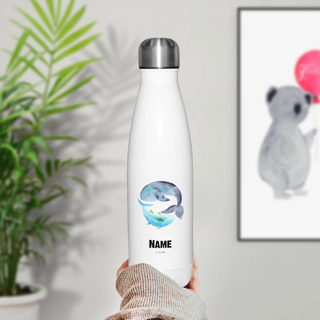 Personalisierte Thermosflasche Walfisch & Thunfisch Personalisierte Isolierflasche, Personalisierte Thermoflasche, Personalisierte Trinkflasche, Trinkflasche Mit Namen, Wunschname, Bedrucken, Namensflasche, Tiermotive, Gute Laune, lustige Sprüche, Tiere, Wal, Wahl, Tunfisch, Wortwitz lustig, Spruch lustig, Flachwitz, Witz, Spruch des Tages, Flachwitz Geschenk