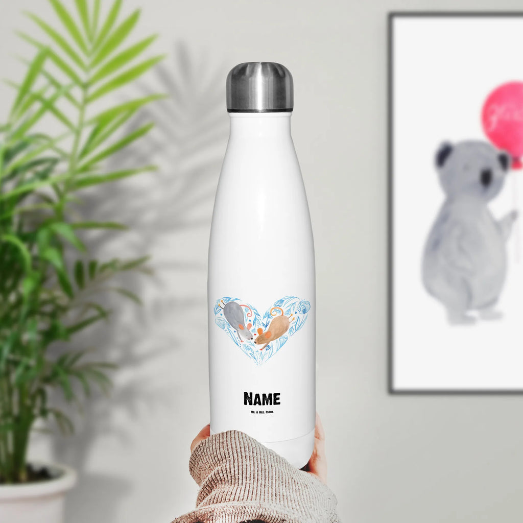 Personalised insulated bottle Mice heart Personalisierte Isolierflasche, Personalisierte Thermoflasche, Personalisierte Trinkflasche, Trinkflasche Mit Namen, Wunschname, Bedrucken, Namensflasche, Liebe, Partner, Freund, Freundin, Ehemann, Ehefrau, Heiraten, Verlobung, Heiratsantrag, Liebesgeschenk, Jahrestag, Hocheitstag, Maus, Mäuse, Liebesbotschaft, Liebesbeweis, Hochzeit, Lieblingsmensch, Gemeinsamkeit, Love, Geschenk für zwei