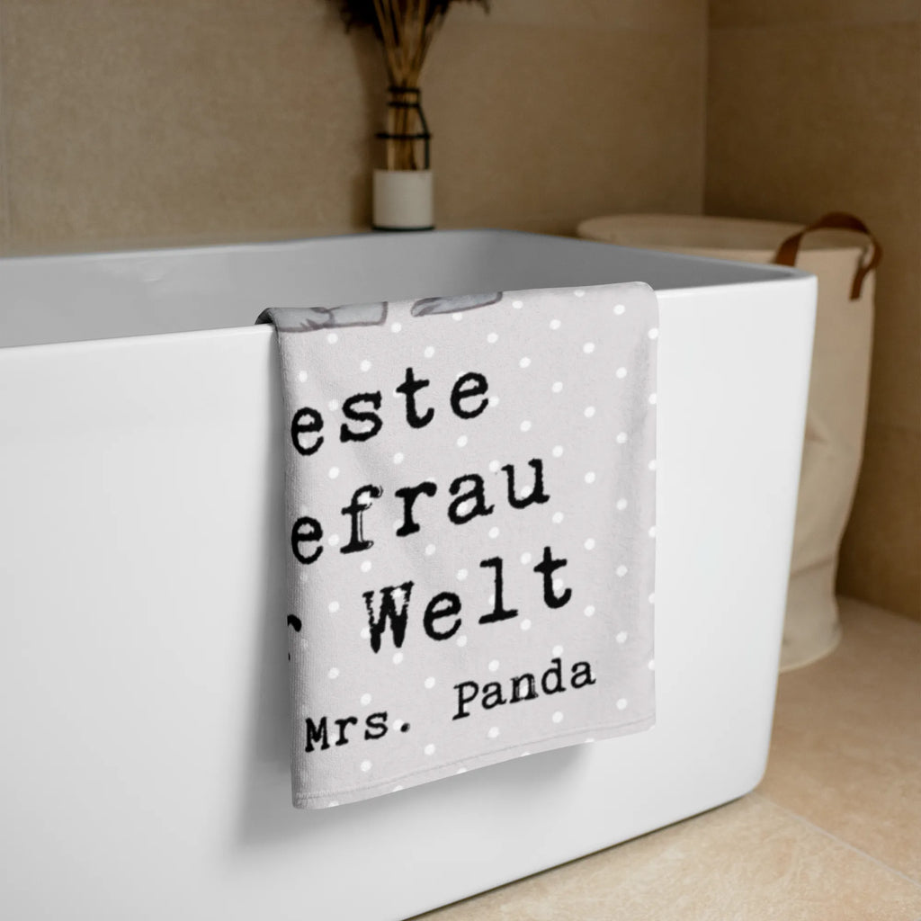 XL Badehandtuch Panda Beste Ehefrau der Welt Handtuch, Badetuch, Duschtuch, Strandtuch, Saunatuch, für, Dankeschön, Geschenk, Schenken, Geburtstag, Geburtstagsgeschenk, Geschenkidee, Danke, Bedanken, Mitbringsel, Freude machen, Geschenktipp, Ehefrau, Beste, Frau, Partnerin, Freundin, Traumfrau, Hochzeit, Liebling, Ehepartner, Ehe, Gattin, Lebensgefährtin, Braut, Kleinigkeit