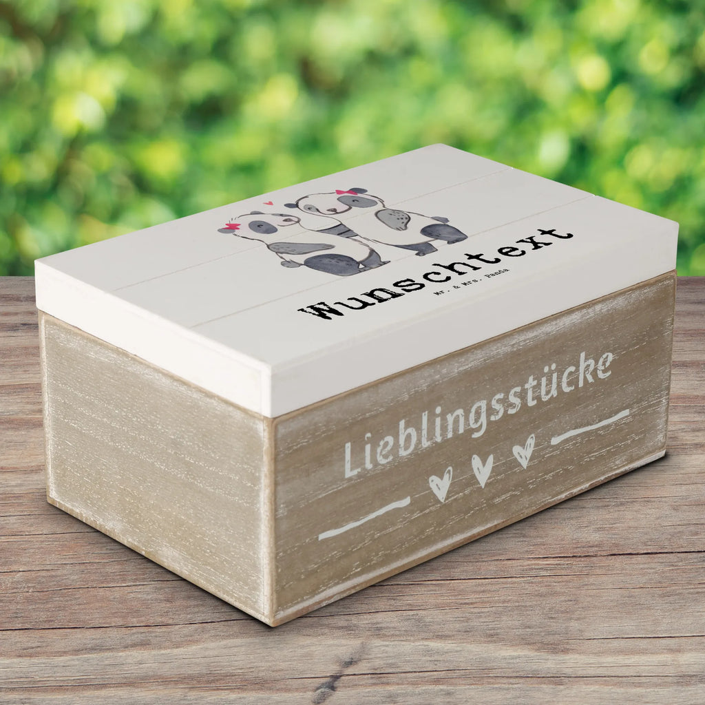 Personalisierte Holzkiste Panda Beste Schwester der Welt Holzkiste mit Namen, Kiste mit Namen, Schatzkiste mit Namen, Truhe mit Namen, Schatulle mit Namen, Erinnerungsbox mit Namen, Erinnerungskiste, mit Namen, Dekokiste mit Namen, Aufbewahrungsbox mit Namen, Holzkiste Personalisiert, Kiste Personalisiert, Schatzkiste Personalisiert, Truhe Personalisiert, Schatulle Personalisiert, Erinnerungsbox Personalisiert, Erinnerungskiste Personalisiert, Dekokiste Personalisiert, Aufbewahrungsbox Personalisiert, Geschenkbox personalisiert, GEschenkdose personalisiert, für, Dankeschön, Geschenk, Schenken, Geburtstag, Geburtstagsgeschenk, Geschenkidee, Danke, Bedanken, Mitbringsel, Freude machen, Geschenktipp, Schwestern, Schwester, Geschwister, Schwesterherz, Sister, Familie, Kleinigkeit, Beste, Tochter, Liebe, Kinder