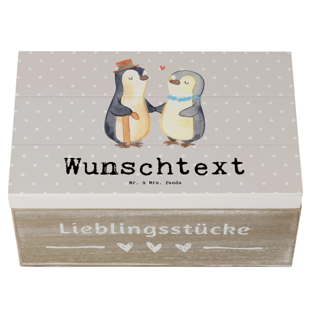 Personalisierte Holzkiste Pinguin Beste Großeltern der Welt Holzkiste mit Namen, Kiste mit Namen, Schatzkiste mit Namen, Truhe mit Namen, Schatulle mit Namen, Erinnerungsbox mit Namen, Erinnerungskiste, mit Namen, Dekokiste mit Namen, Aufbewahrungsbox mit Namen, Holzkiste Personalisiert, Kiste Personalisiert, Schatzkiste Personalisiert, Truhe Personalisiert, Schatulle Personalisiert, Erinnerungsbox Personalisiert, Erinnerungskiste Personalisiert, Dekokiste Personalisiert, Aufbewahrungsbox Personalisiert, Geschenkbox personalisiert, GEschenkdose personalisiert, für, Dankeschön, Geschenk, Schenken, Geburtstag, Geburtstagsgeschenk, Geschenkidee, Danke, Bedanken, Mitbringsel, Freude machen, Geschenktipp, Großeltern, Grosseltern, Großmutter, Großvater, Opa, Omi, Oma, Opi. Großpapa, Großmama, Enkel, Enkelin, Enkelkind, Kleinigkeit, Omma, Ommi, Oppa, Oppi, Bester