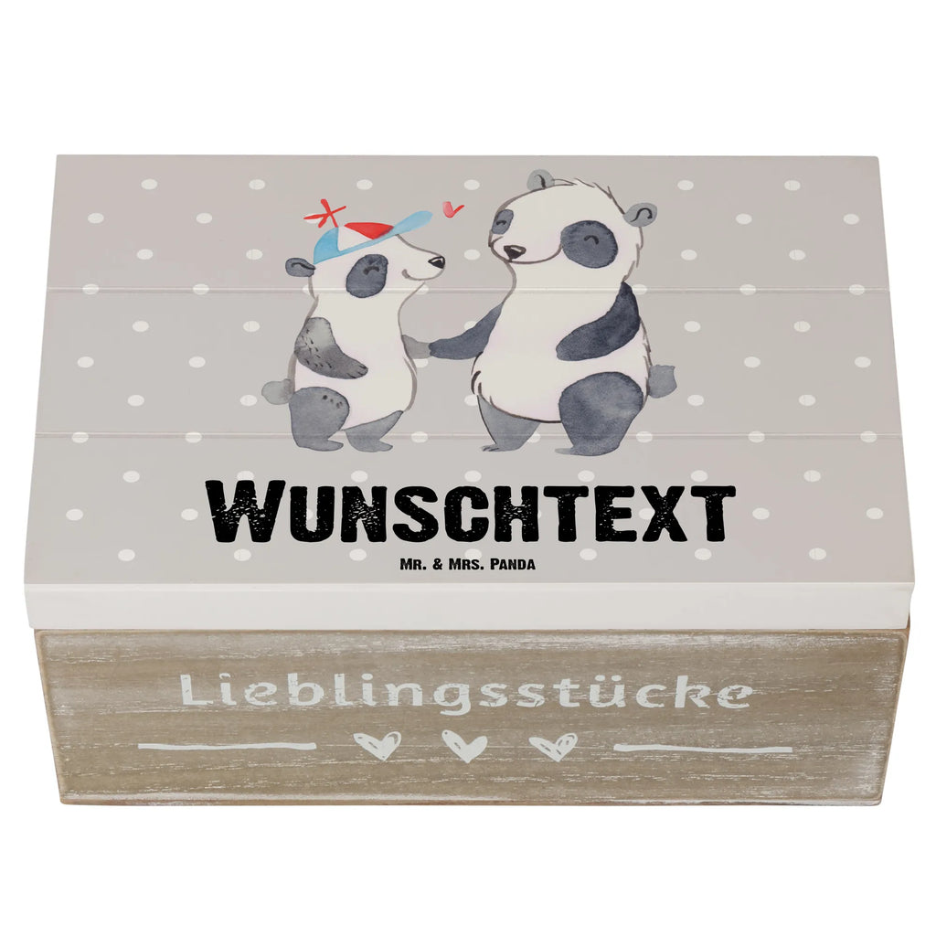 Personalisierte Holzkiste Panda Bester Cousin der Welt Holzkiste mit Namen, Kiste mit Namen, Schatzkiste mit Namen, Truhe mit Namen, Schatulle mit Namen, Erinnerungsbox mit Namen, Erinnerungskiste, mit Namen, Dekokiste mit Namen, Aufbewahrungsbox mit Namen, Holzkiste Personalisiert, Kiste Personalisiert, Schatzkiste Personalisiert, Truhe Personalisiert, Schatulle Personalisiert, Erinnerungsbox Personalisiert, Erinnerungskiste Personalisiert, Dekokiste Personalisiert, Aufbewahrungsbox Personalisiert, Geschenkbox personalisiert, GEschenkdose personalisiert, für, Dankeschön, Geschenk, Schenken, Geburtstag, Geburtstagsgeschenk, Geschenkidee, Danke, Bedanken, Mitbringsel, Freude machen, Geschenktipp, Cousin, Kousin, Vetter, Sohn von Onkel, Sohn von Tante, Familie, Verwandtschaft, Cousine