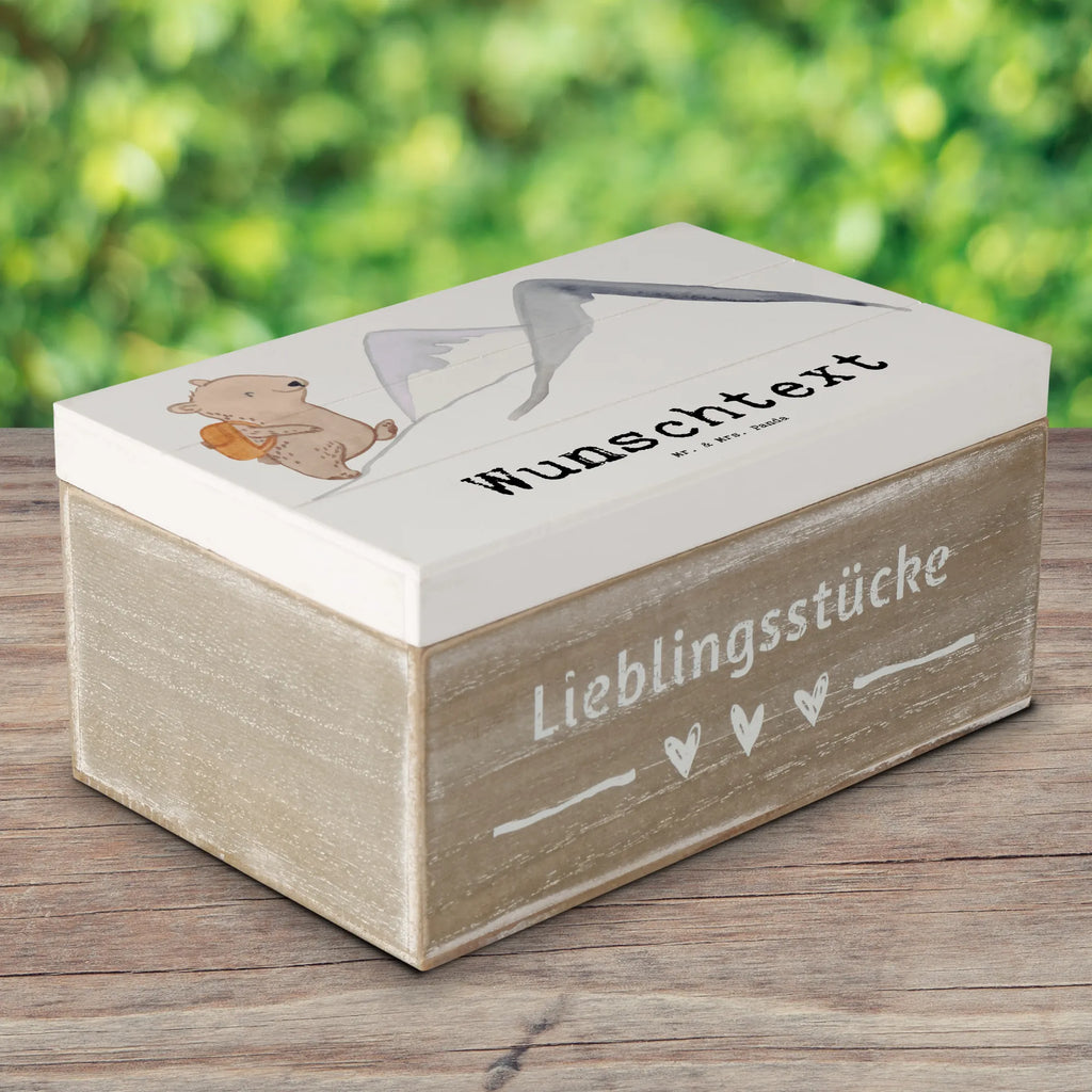 Personalisierte Holzkiste Bär Bergsteigen Holzkiste mit Namen, Kiste mit Namen, Schatzkiste mit Namen, Truhe mit Namen, Schatulle mit Namen, Erinnerungsbox mit Namen, Erinnerungskiste, mit Namen, Dekokiste mit Namen, Aufbewahrungsbox mit Namen, Holzkiste Personalisiert, Kiste Personalisiert, Schatzkiste Personalisiert, Truhe Personalisiert, Schatulle Personalisiert, Erinnerungsbox Personalisiert, Erinnerungskiste Personalisiert, Dekokiste Personalisiert, Aufbewahrungsbox Personalisiert, Geschenkbox personalisiert, GEschenkdose personalisiert, Geschenk, Sport, Sportart, Hobby, Schenken, Danke, Dankeschön, Auszeichnung, Gewinn, Sportler, Bergsteigen, wandern, Bergsport, Trekking, Alpinismus, Alpinwandern