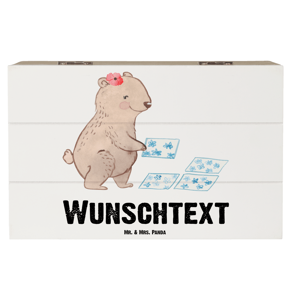 Personalisierte Holzkiste Fliesenlegerin Herz Holzkiste mit Namen, Kiste mit Namen, Schatzkiste mit Namen, Truhe mit Namen, Schatulle mit Namen, Erinnerungsbox mit Namen, Erinnerungskiste, mit Namen, Dekokiste mit Namen, Aufbewahrungsbox mit Namen, Holzkiste Personalisiert, Kiste Personalisiert, Schatzkiste Personalisiert, Truhe Personalisiert, Schatulle Personalisiert, Erinnerungsbox Personalisiert, Erinnerungskiste Personalisiert, Dekokiste Personalisiert, Aufbewahrungsbox Personalisiert, Geschenkbox personalisiert, GEschenkdose personalisiert, Beruf, Ausbildung, Jubiläum, Abschied, Rente, Kollege, Kollegin, Geschenk, Schenken, Arbeitskollege, Mitarbeiter, Firma, Danke, Dankeschön, Fliesenlegerin, Gesellenprüfung, Fliesenlegermeisterin, Fliesenlegerbetrieb, Fliesenfachhandel, Handwerk