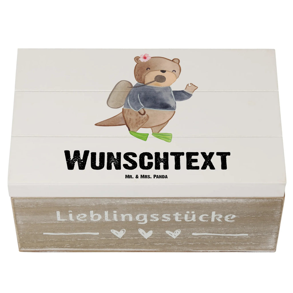 Personalisierte Holzkiste Tauchlehrerin Herz Holzkiste mit Namen, Kiste mit Namen, Schatzkiste mit Namen, Truhe mit Namen, Schatulle mit Namen, Erinnerungsbox mit Namen, Erinnerungskiste, mit Namen, Dekokiste mit Namen, Aufbewahrungsbox mit Namen, Holzkiste Personalisiert, Kiste Personalisiert, Schatzkiste Personalisiert, Truhe Personalisiert, Schatulle Personalisiert, Erinnerungsbox Personalisiert, Erinnerungskiste Personalisiert, Dekokiste Personalisiert, Aufbewahrungsbox Personalisiert, Geschenkbox personalisiert, GEschenkdose personalisiert, Beruf, Ausbildung, Jubiläum, Abschied, Rente, Kollege, Kollegin, Geschenk, Schenken, Arbeitskollege, Mitarbeiter, Firma, Danke, Dankeschön