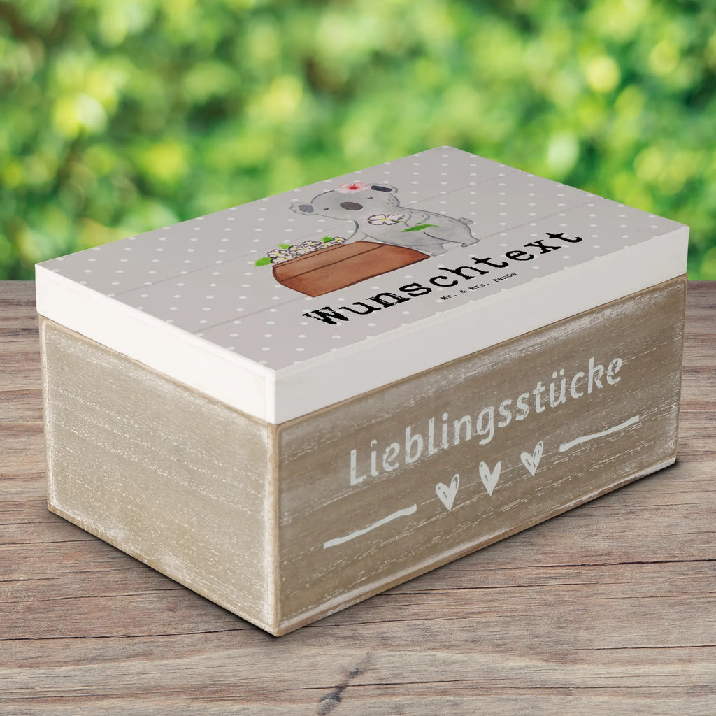 Personalisierte Holzkiste Bestatterin Herz Holzkiste mit Namen, Kiste mit Namen, Schatzkiste mit Namen, Truhe mit Namen, Schatulle mit Namen, Erinnerungsbox mit Namen, Erinnerungskiste, mit Namen, Dekokiste mit Namen, Aufbewahrungsbox mit Namen, Holzkiste Personalisiert, Kiste Personalisiert, Schatzkiste Personalisiert, Truhe Personalisiert, Schatulle Personalisiert, Erinnerungsbox Personalisiert, Erinnerungskiste Personalisiert, Dekokiste Personalisiert, Aufbewahrungsbox Personalisiert, Geschenkbox personalisiert, GEschenkdose personalisiert, Beruf, Ausbildung, Jubiläum, Abschied, Rente, Kollege, Kollegin, Geschenk, Schenken, Arbeitskollege, Mitarbeiter, Firma, Danke, Dankeschön