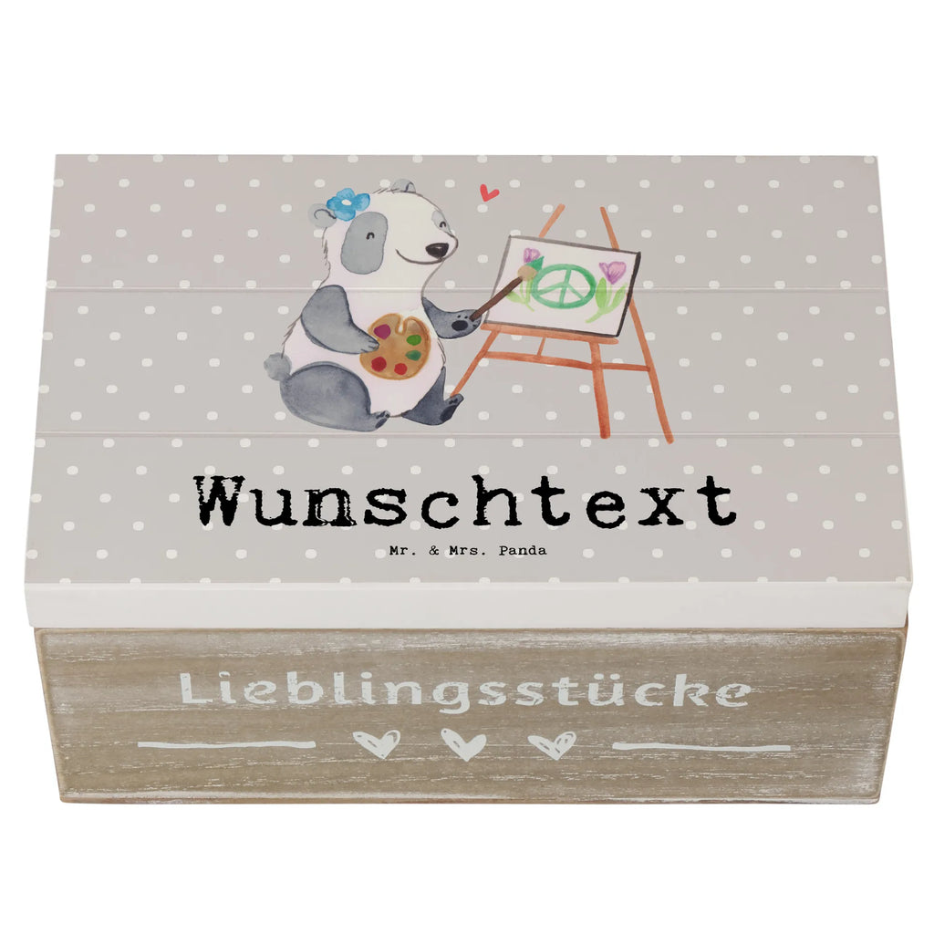 Personalisierte Holzkiste Künstlerin Herz Holzkiste mit Namen, Kiste mit Namen, Schatzkiste mit Namen, Truhe mit Namen, Schatulle mit Namen, Erinnerungsbox mit Namen, Erinnerungskiste, mit Namen, Dekokiste mit Namen, Aufbewahrungsbox mit Namen, Holzkiste Personalisiert, Kiste Personalisiert, Schatzkiste Personalisiert, Truhe Personalisiert, Schatulle Personalisiert, Erinnerungsbox Personalisiert, Erinnerungskiste Personalisiert, Dekokiste Personalisiert, Aufbewahrungsbox Personalisiert, Geschenkbox personalisiert, GEschenkdose personalisiert, Beruf, Ausbildung, Jubiläum, Abschied, Rente, Kollege, Kollegin, Geschenk, Schenken, Arbeitskollege, Mitarbeiter, Firma, Danke, Dankeschön, Künstlerin, Malerin, Kunstmalerin, Galerie Eröffnung, Kunstschule