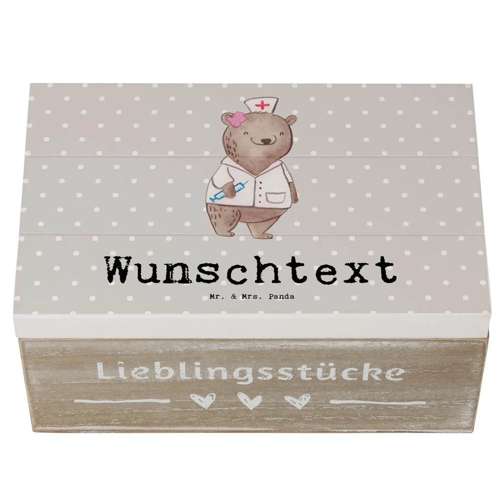 Personalisierte Holzkiste Medizinische Fachangestellte Herz Holzkiste mit Namen, Kiste mit Namen, Schatzkiste mit Namen, Truhe mit Namen, Schatulle mit Namen, Erinnerungsbox mit Namen, Erinnerungskiste, mit Namen, Dekokiste mit Namen, Aufbewahrungsbox mit Namen, Holzkiste Personalisiert, Kiste Personalisiert, Schatzkiste Personalisiert, Truhe Personalisiert, Schatulle Personalisiert, Erinnerungsbox Personalisiert, Erinnerungskiste Personalisiert, Dekokiste Personalisiert, Aufbewahrungsbox Personalisiert, Geschenkbox personalisiert, GEschenkdose personalisiert, Beruf, Ausbildung, Jubiläum, Abschied, Rente, Kollege, Kollegin, Geschenk, Schenken, Arbeitskollege, Mitarbeiter, Firma, Danke, Dankeschön, Arzthelferin, Medizinische Fachangestellte, Sprechstundenhilfe