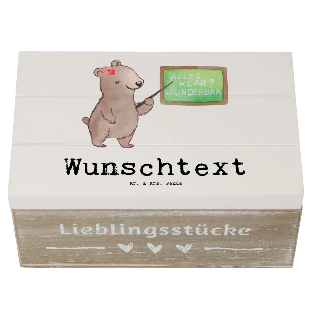 Personalisierte Holzkiste Sachkundelehrerin Herz Holzkiste mit Namen, Kiste mit Namen, Schatzkiste mit Namen, Truhe mit Namen, Schatulle mit Namen, Erinnerungsbox mit Namen, Erinnerungskiste, mit Namen, Dekokiste mit Namen, Aufbewahrungsbox mit Namen, Holzkiste Personalisiert, Kiste Personalisiert, Schatzkiste Personalisiert, Truhe Personalisiert, Schatulle Personalisiert, Erinnerungsbox Personalisiert, Erinnerungskiste Personalisiert, Dekokiste Personalisiert, Aufbewahrungsbox Personalisiert, Geschenkbox personalisiert, GEschenkdose personalisiert, Beruf, Ausbildung, Jubiläum, Abschied, Rente, Kollege, Kollegin, Geschenk, Schenken, Arbeitskollege, Mitarbeiter, Firma, Danke, Dankeschön, Sachkundelehrerin, Sachkundeunterricht, Schule, Grundschule