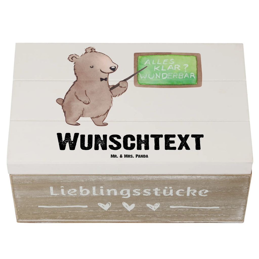 Personalisierte Holzkiste Sachkundelehrer Herz Holzkiste mit Namen, Kiste mit Namen, Schatzkiste mit Namen, Truhe mit Namen, Schatulle mit Namen, Erinnerungsbox mit Namen, Erinnerungskiste, mit Namen, Dekokiste mit Namen, Aufbewahrungsbox mit Namen, Holzkiste Personalisiert, Kiste Personalisiert, Schatzkiste Personalisiert, Truhe Personalisiert, Schatulle Personalisiert, Erinnerungsbox Personalisiert, Erinnerungskiste Personalisiert, Dekokiste Personalisiert, Aufbewahrungsbox Personalisiert, Geschenkbox personalisiert, GEschenkdose personalisiert, Beruf, Ausbildung, Jubiläum, Abschied, Rente, Kollege, Kollegin, Geschenk, Schenken, Arbeitskollege, Mitarbeiter, Firma, Danke, Dankeschön, Sachkundelehrer, Sachkundeunterricht, Schule, Grundschule