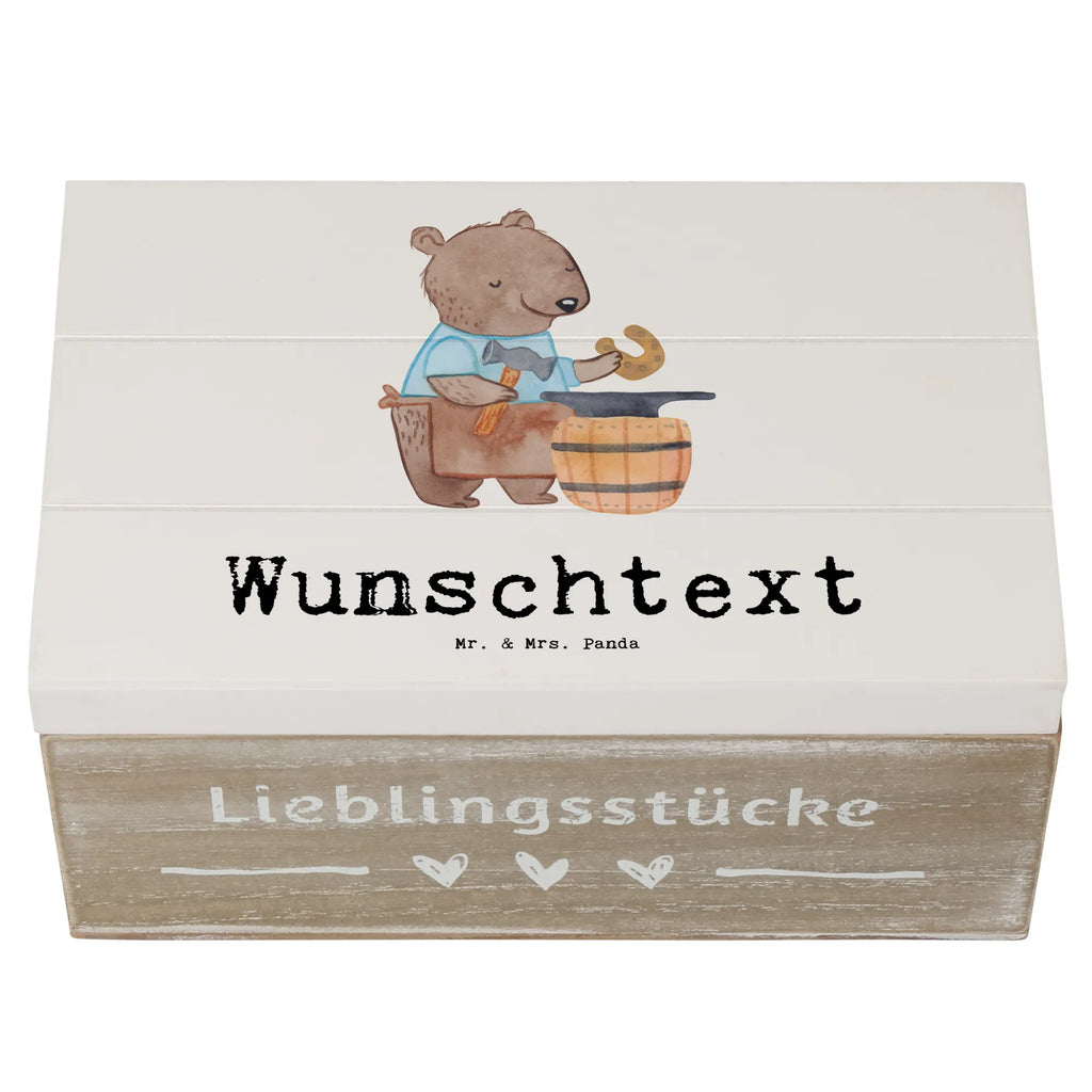 Personalisierte Holzkiste Schmied mit Herz Holzkiste mit Namen, Kiste mit Namen, Schatzkiste mit Namen, Truhe mit Namen, Schatulle mit Namen, Erinnerungsbox mit Namen, Erinnerungskiste, mit Namen, Dekokiste mit Namen, Aufbewahrungsbox mit Namen, Holzkiste Personalisiert, Kiste Personalisiert, Schatzkiste Personalisiert, Truhe Personalisiert, Schatulle Personalisiert, Erinnerungsbox Personalisiert, Erinnerungskiste Personalisiert, Dekokiste Personalisiert, Aufbewahrungsbox Personalisiert, Geschenkbox personalisiert, GEschenkdose personalisiert, Beruf, Ausbildung, Jubiläum, Abschied, Rente, Kollege, Kollegin, Geschenk, Schenken, Arbeitskollege, Mitarbeiter, Firma, Danke, Dankeschön