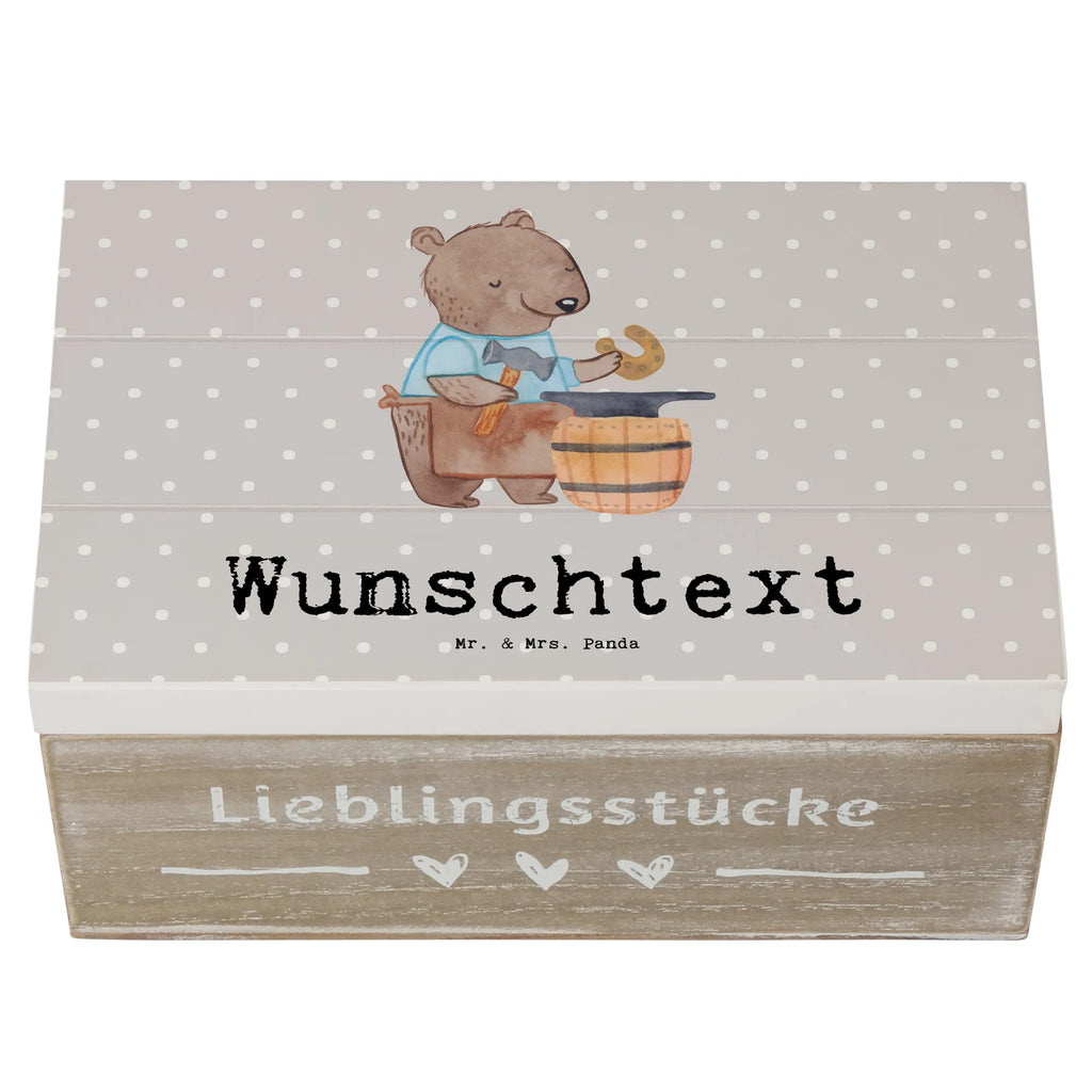 Personalisierte Holzkiste Schmied mit Herz Holzkiste mit Namen, Kiste mit Namen, Schatzkiste mit Namen, Truhe mit Namen, Schatulle mit Namen, Erinnerungsbox mit Namen, Erinnerungskiste, mit Namen, Dekokiste mit Namen, Aufbewahrungsbox mit Namen, Holzkiste Personalisiert, Kiste Personalisiert, Schatzkiste Personalisiert, Truhe Personalisiert, Schatulle Personalisiert, Erinnerungsbox Personalisiert, Erinnerungskiste Personalisiert, Dekokiste Personalisiert, Aufbewahrungsbox Personalisiert, Geschenkbox personalisiert, GEschenkdose personalisiert, Beruf, Ausbildung, Jubiläum, Abschied, Rente, Kollege, Kollegin, Geschenk, Schenken, Arbeitskollege, Mitarbeiter, Firma, Danke, Dankeschön