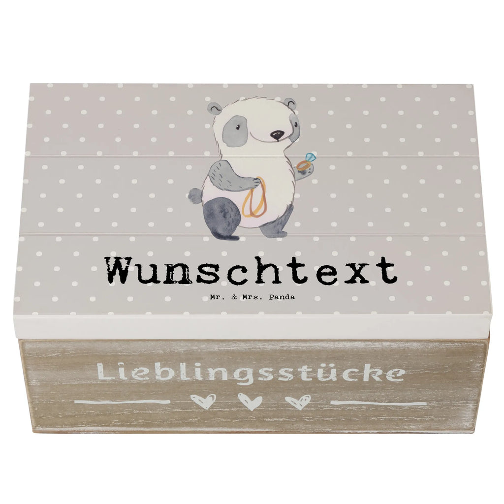 Personalisierte Holzkiste Schmuckverkäufer mit Herz Holzkiste mit Namen, Kiste mit Namen, Schatzkiste mit Namen, Truhe mit Namen, Schatulle mit Namen, Erinnerungsbox mit Namen, Erinnerungskiste, mit Namen, Dekokiste mit Namen, Aufbewahrungsbox mit Namen, Holzkiste Personalisiert, Kiste Personalisiert, Schatzkiste Personalisiert, Truhe Personalisiert, Schatulle Personalisiert, Erinnerungsbox Personalisiert, Erinnerungskiste Personalisiert, Dekokiste Personalisiert, Aufbewahrungsbox Personalisiert, Geschenkbox personalisiert, GEschenkdose personalisiert, Beruf, Ausbildung, Jubiläum, Abschied, Rente, Kollege, Kollegin, Geschenk, Schenken, Arbeitskollege, Mitarbeiter, Firma, Danke, Dankeschön, Schmuckverkäufer, Juwelier, Goldschmied, Schmied, Schmuckwarenhändler, Schmuckgeschäft, Eröffnung