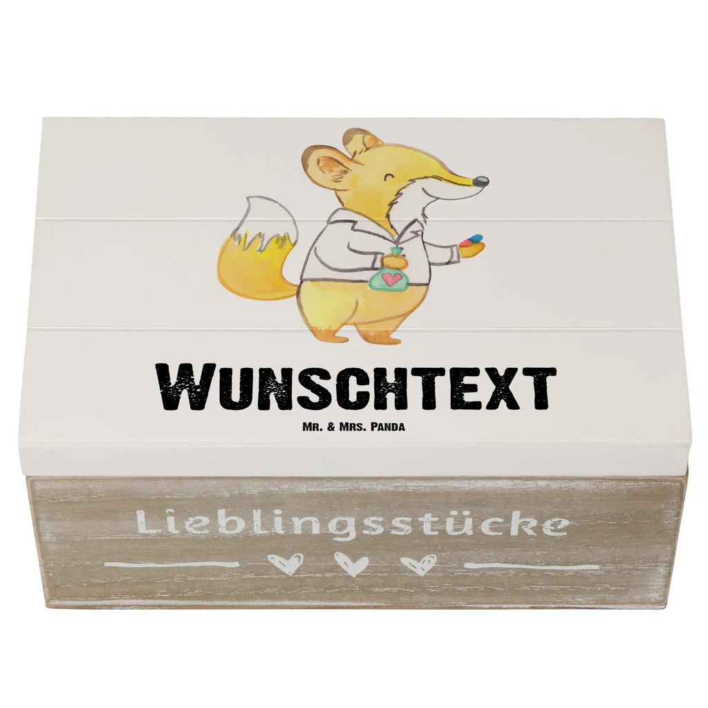 Personalisierte Holzkiste Apotheker Herz Holzkiste mit Namen, Kiste mit Namen, Schatzkiste mit Namen, Truhe mit Namen, Schatulle mit Namen, Erinnerungsbox mit Namen, Erinnerungskiste, mit Namen, Dekokiste mit Namen, Aufbewahrungsbox mit Namen, Holzkiste Personalisiert, Kiste Personalisiert, Schatzkiste Personalisiert, Truhe Personalisiert, Schatulle Personalisiert, Erinnerungsbox Personalisiert, Erinnerungskiste Personalisiert, Dekokiste Personalisiert, Aufbewahrungsbox Personalisiert, Geschenkbox personalisiert, GEschenkdose personalisiert, Beruf, Ausbildung, Jubiläum, Abschied, Rente, Kollege, Kollegin, Geschenk, Schenken, Arbeitskollege, Mitarbeiter, Firma, Danke, Dankeschön, Apotheker, Pharmazie, Staatsexamen, Approbation, Eröffnung Apotheke