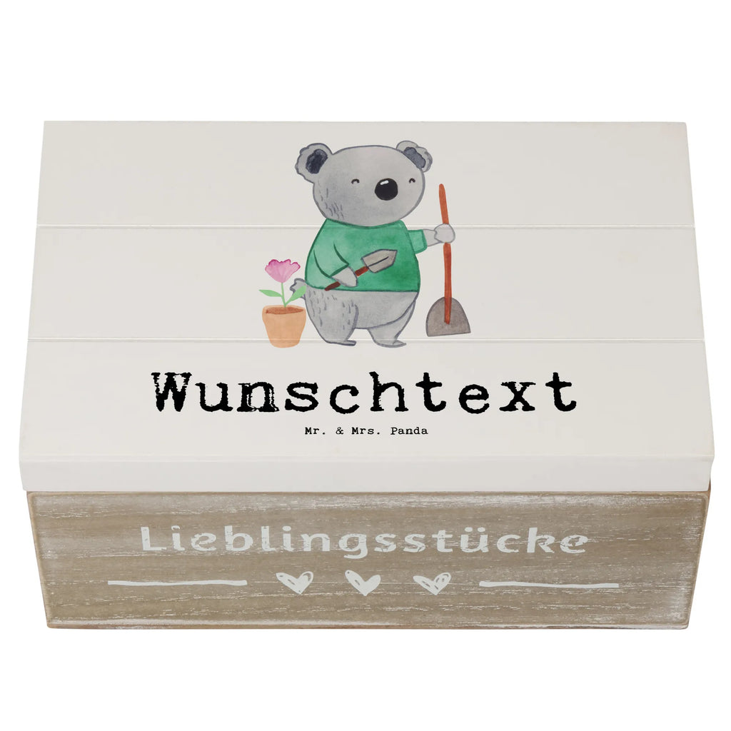 Personalisierte Holzkiste Gärtner mit Herz Holzkiste mit Namen, Kiste mit Namen, Schatzkiste mit Namen, Truhe mit Namen, Schatulle mit Namen, Erinnerungsbox mit Namen, Erinnerungskiste, mit Namen, Dekokiste mit Namen, Aufbewahrungsbox mit Namen, Holzkiste Personalisiert, Kiste Personalisiert, Schatzkiste Personalisiert, Truhe Personalisiert, Schatulle Personalisiert, Erinnerungsbox Personalisiert, Erinnerungskiste Personalisiert, Dekokiste Personalisiert, Aufbewahrungsbox Personalisiert, Geschenkbox personalisiert, GEschenkdose personalisiert, Beruf, Ausbildung, Jubiläum, Abschied, Rente, Kollege, Kollegin, Geschenk, Schenken, Arbeitskollege, Mitarbeiter, Firma, Danke, Dankeschön, Gärtner, Gartenplaner, Gärtnerei, Gartenbau, Hobbygärtner, Garten- und Landschaftsbauer