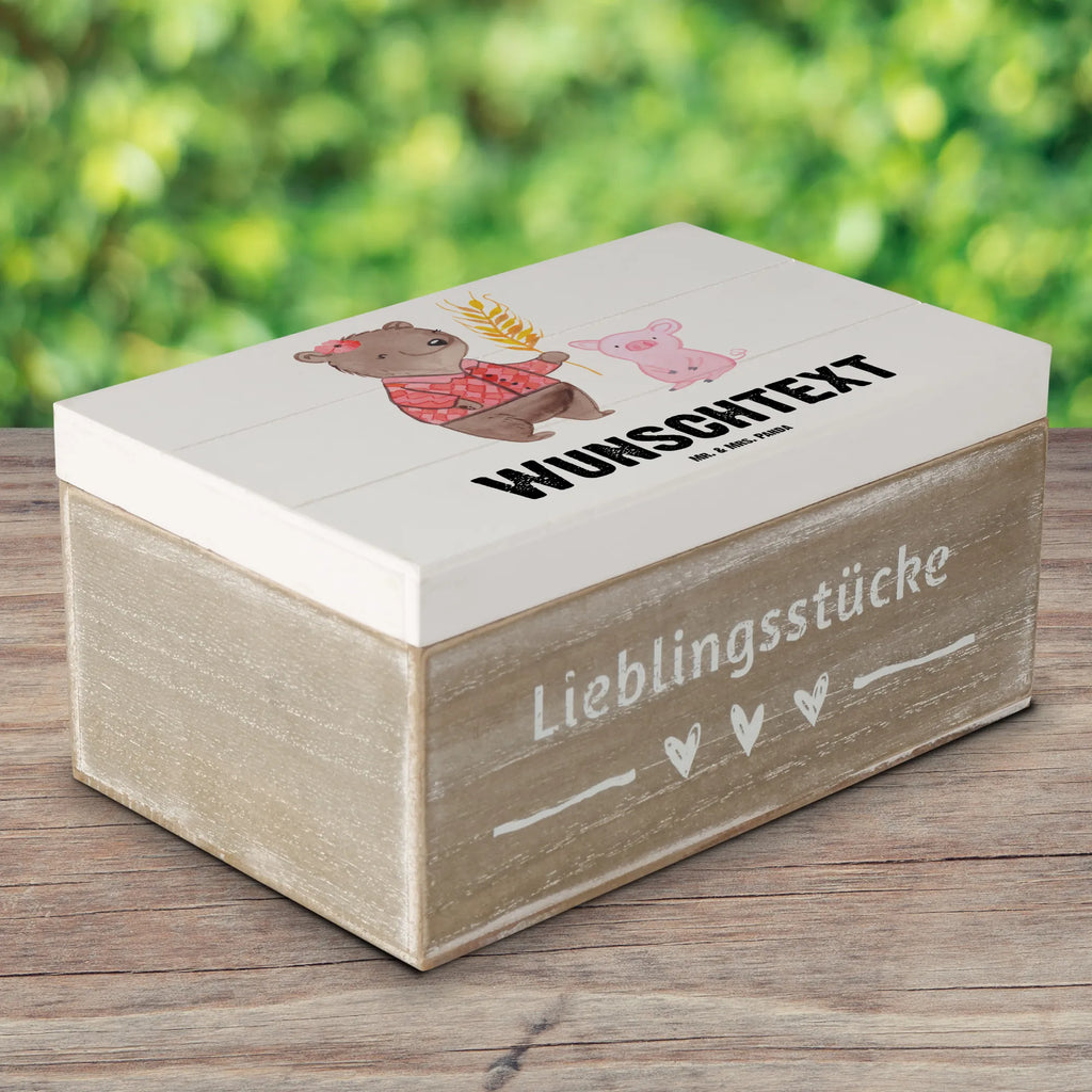 Personalisierte Holzkiste Bäuerin Herz Holzkiste mit Namen, Kiste mit Namen, Schatzkiste mit Namen, Truhe mit Namen, Schatulle mit Namen, Erinnerungsbox mit Namen, Erinnerungskiste, mit Namen, Dekokiste mit Namen, Aufbewahrungsbox mit Namen, Holzkiste Personalisiert, Kiste Personalisiert, Schatzkiste Personalisiert, Truhe Personalisiert, Schatulle Personalisiert, Erinnerungsbox Personalisiert, Erinnerungskiste Personalisiert, Dekokiste Personalisiert, Aufbewahrungsbox Personalisiert, Geschenkbox personalisiert, GEschenkdose personalisiert, Beruf, Ausbildung, Jubiläum, Abschied, Rente, Kollege, Kollegin, Geschenk, Schenken, Arbeitskollege, Mitarbeiter, Firma, Danke, Dankeschön, Landwirtin, Bäuerin, Tierwirtin, Agronomin, Farmerin, Bauernhof