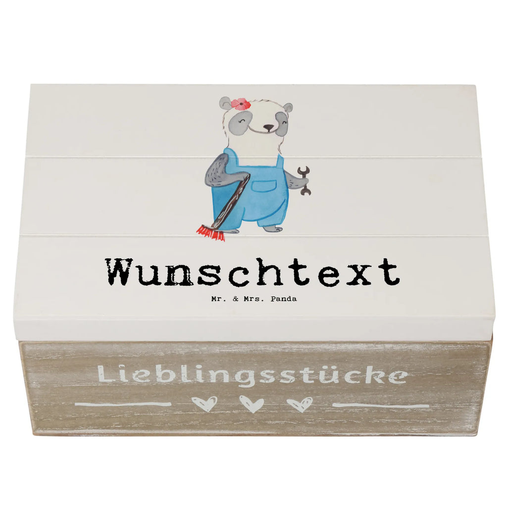 Personalisierte Holzkiste Hausmeisterin Herz Holzkiste mit Namen, Kiste mit Namen, Schatzkiste mit Namen, Truhe mit Namen, Schatulle mit Namen, Erinnerungsbox mit Namen, Erinnerungskiste, mit Namen, Dekokiste mit Namen, Aufbewahrungsbox mit Namen, Holzkiste Personalisiert, Kiste Personalisiert, Schatzkiste Personalisiert, Truhe Personalisiert, Schatulle Personalisiert, Erinnerungsbox Personalisiert, Erinnerungskiste Personalisiert, Dekokiste Personalisiert, Aufbewahrungsbox Personalisiert, Geschenkbox personalisiert, GEschenkdose personalisiert, Beruf, Ausbildung, Jubiläum, Abschied, Rente, Kollege, Kollegin, Geschenk, Schenken, Arbeitskollege, Mitarbeiter, Firma, Danke, Dankeschön, Hausmeisterin, Concierge, Hausverwalterin, Facility Manager