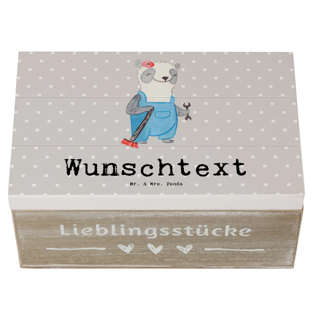 Personalisierte Holzkiste Hausmeisterin Herz Holzkiste mit Namen, Kiste mit Namen, Schatzkiste mit Namen, Truhe mit Namen, Schatulle mit Namen, Erinnerungsbox mit Namen, Erinnerungskiste, mit Namen, Dekokiste mit Namen, Aufbewahrungsbox mit Namen, Holzkiste Personalisiert, Kiste Personalisiert, Schatzkiste Personalisiert, Truhe Personalisiert, Schatulle Personalisiert, Erinnerungsbox Personalisiert, Erinnerungskiste Personalisiert, Dekokiste Personalisiert, Aufbewahrungsbox Personalisiert, Geschenkbox personalisiert, GEschenkdose personalisiert, Beruf, Ausbildung, Jubiläum, Abschied, Rente, Kollege, Kollegin, Geschenk, Schenken, Arbeitskollege, Mitarbeiter, Firma, Danke, Dankeschön, Hausmeisterin, Concierge, Hausverwalterin, Facility Manager