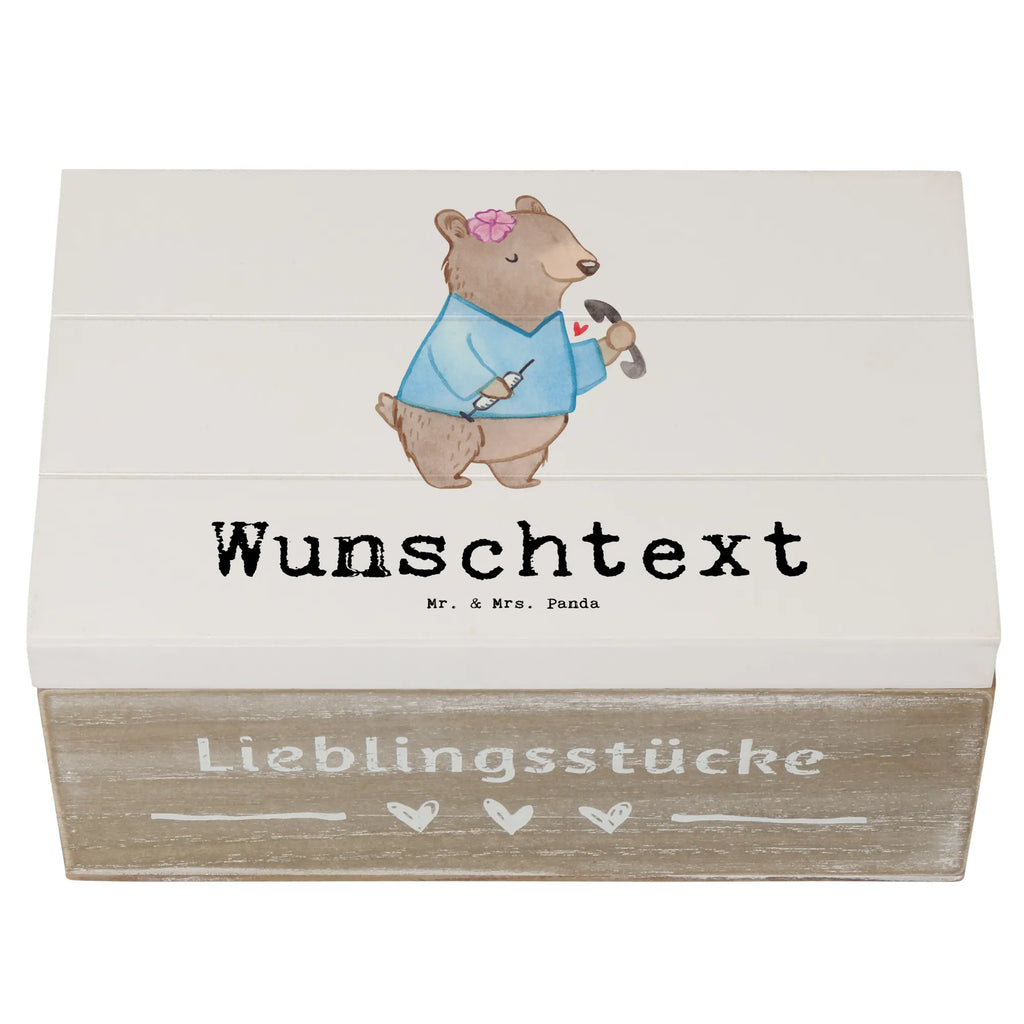 Personalisierte Holzkiste Arzthelferin Herz Holzkiste mit Namen, Kiste mit Namen, Schatzkiste mit Namen, Truhe mit Namen, Schatulle mit Namen, Erinnerungsbox mit Namen, Erinnerungskiste, mit Namen, Dekokiste mit Namen, Aufbewahrungsbox mit Namen, Holzkiste Personalisiert, Kiste Personalisiert, Schatzkiste Personalisiert, Truhe Personalisiert, Schatulle Personalisiert, Erinnerungsbox Personalisiert, Erinnerungskiste Personalisiert, Dekokiste Personalisiert, Aufbewahrungsbox Personalisiert, Geschenkbox personalisiert, GEschenkdose personalisiert, Beruf, Ausbildung, Jubiläum, Abschied, Rente, Kollege, Kollegin, Geschenk, Schenken, Arbeitskollege, Mitarbeiter, Firma, Danke, Dankeschön, Arzthelferin, Medizinische Fachangestellte