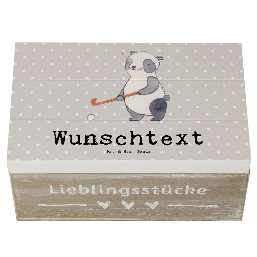 Personalisierte Holzkiste Panda Hockey spielen Holzkiste mit Namen, Kiste mit Namen, Schatzkiste mit Namen, Truhe mit Namen, Schatulle mit Namen, Erinnerungsbox mit Namen, Erinnerungskiste, mit Namen, Dekokiste mit Namen, Aufbewahrungsbox mit Namen, Holzkiste Personalisiert, Kiste Personalisiert, Schatzkiste Personalisiert, Truhe Personalisiert, Schatulle Personalisiert, Erinnerungsbox Personalisiert, Erinnerungskiste Personalisiert, Dekokiste Personalisiert, Aufbewahrungsbox Personalisiert, Geschenkbox personalisiert, GEschenkdose personalisiert, Geschenk, Sport, Sportart, Hobby, Schenken, Danke, Dankeschön, Auszeichnung, Gewinn, Sportler, Hockey spielen, Feldhockey, Hockeyschläger, Hockey Verein