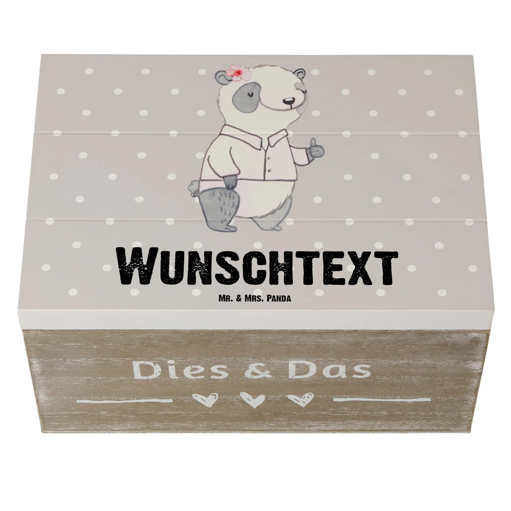 Personalisierte Holzkiste Panda Beste Teamleiterin Holzkiste mit Namen, Kiste mit Namen, Schatzkiste mit Namen, Truhe mit Namen, Schatulle mit Namen, Erinnerungsbox mit Namen, Erinnerungskiste, mit Namen, Dekokiste mit Namen, Aufbewahrungsbox mit Namen, Holzkiste Personalisiert, Kiste Personalisiert, Schatzkiste Personalisiert, Truhe Personalisiert, Schatulle Personalisiert, Erinnerungsbox Personalisiert, Erinnerungskiste Personalisiert, Dekokiste Personalisiert, Aufbewahrungsbox Personalisiert, Geschenkbox personalisiert, GEschenkdose personalisiert, für, Dankeschön, Geschenk, Schenken, Geburtstag, Geburtstagsgeschenk, Geschenkidee, Danke, Bedanken, Mitbringsel, Freude machen, Geschenktipp, Teamleiterin, Seminarleiterin, Gruppenleiterin, Leiterin, Kollegin, Chefin, Vorgesetzte, Abschied, Abschiedsgeschenk, Ruhestand