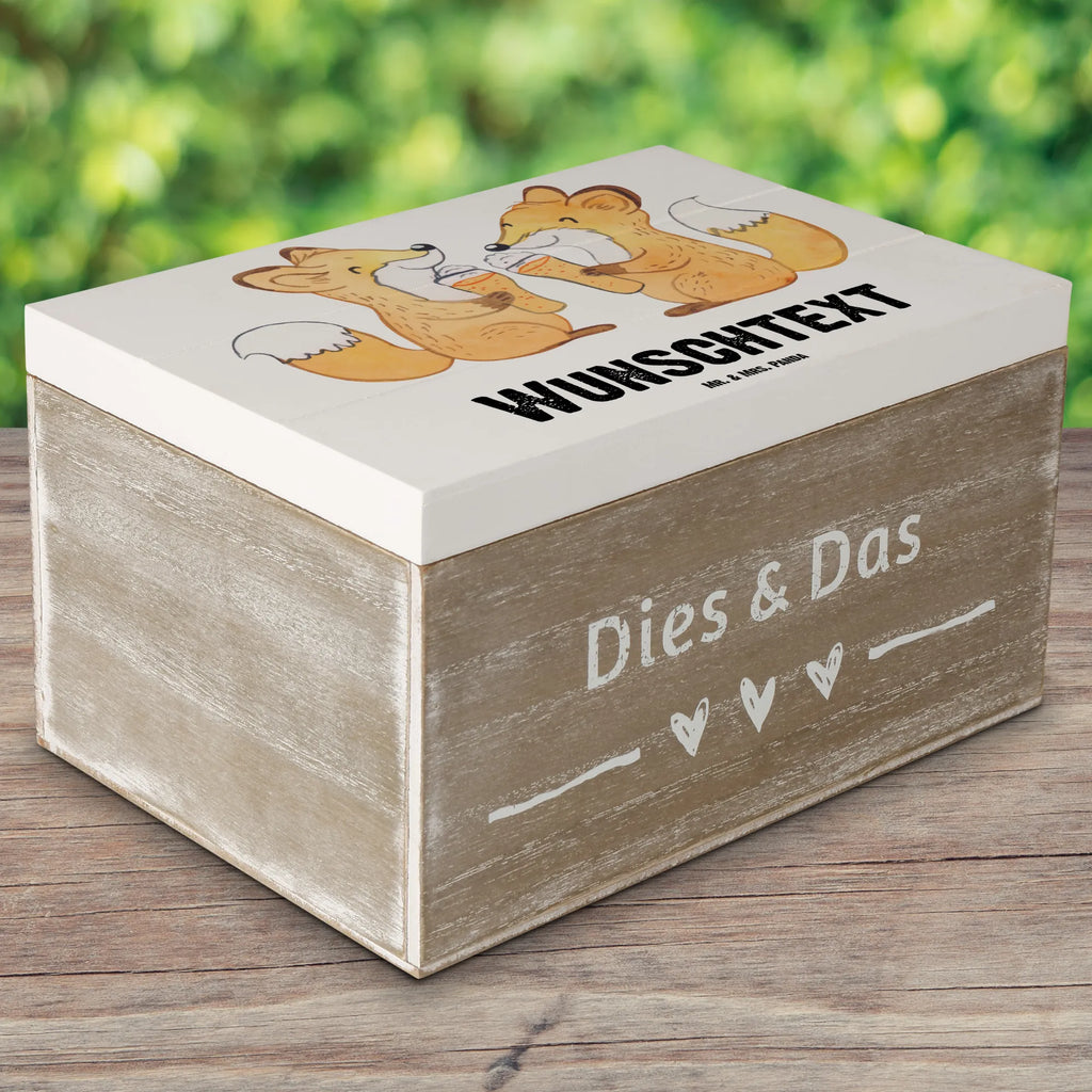 Personalisierte Holzkiste Fuchs Bester Zimmernachbar der Welt Holzkiste mit Namen, Kiste mit Namen, Schatzkiste mit Namen, Truhe mit Namen, Schatulle mit Namen, Erinnerungsbox mit Namen, Erinnerungskiste, mit Namen, Dekokiste mit Namen, Aufbewahrungsbox mit Namen, Holzkiste Personalisiert, Kiste Personalisiert, Schatzkiste Personalisiert, Truhe Personalisiert, Schatulle Personalisiert, Erinnerungsbox Personalisiert, Erinnerungskiste Personalisiert, Dekokiste Personalisiert, Aufbewahrungsbox Personalisiert, Geschenkbox personalisiert, GEschenkdose personalisiert, für, Dankeschön, Geschenk, Schenken, Geburtstag, Geburtstagsgeschenk, Geschenkidee, Danke, Bedanken, Mitbringsel, Freude machen, Geschenktipp, Zimmernachbar, Zimmernachbarn, Zimmer, Krankenhaus, Patient, Kollegin, Wohnheim, Nachbar, WG, Studentenwohnheim