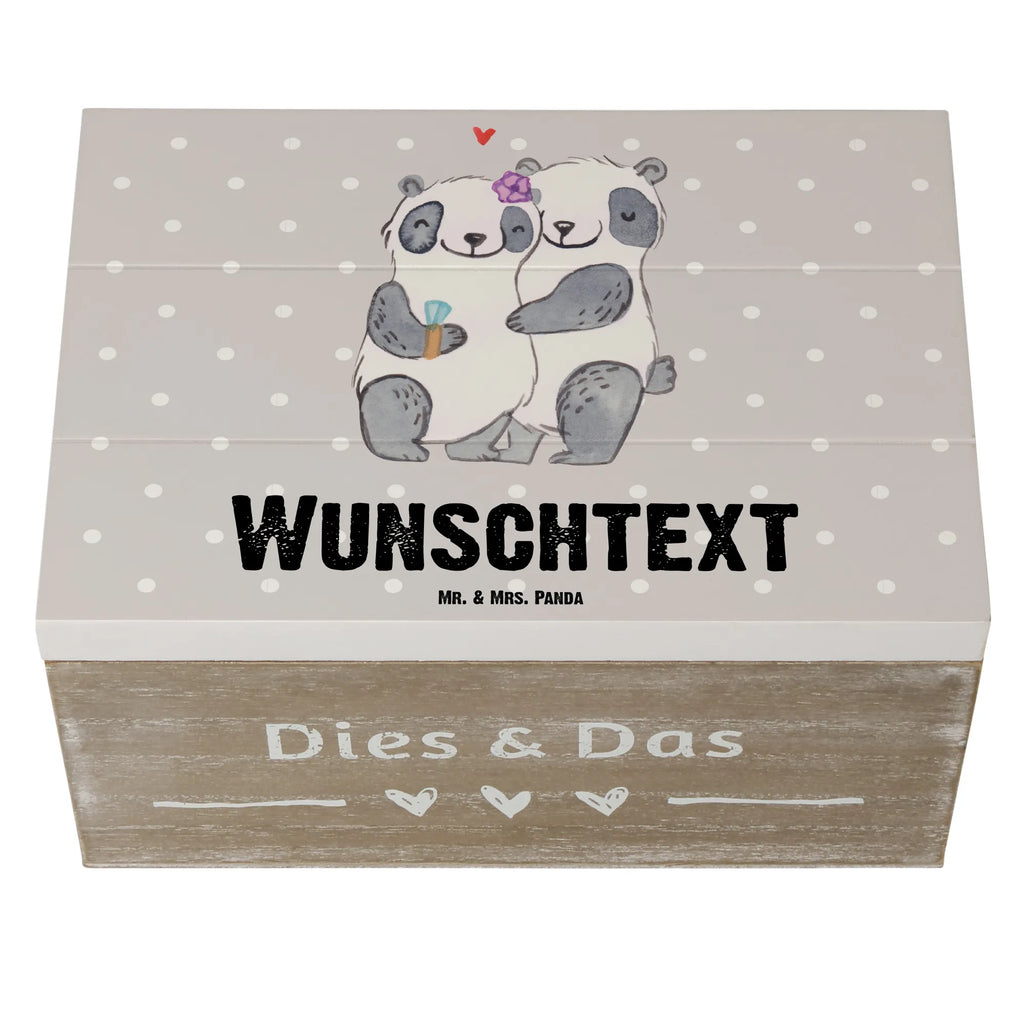 Personalisierte Holzkiste Panda Beste Ehefrau der Welt Holzkiste mit Namen, Kiste mit Namen, Schatzkiste mit Namen, Truhe mit Namen, Schatulle mit Namen, Erinnerungsbox mit Namen, Erinnerungskiste, mit Namen, Dekokiste mit Namen, Aufbewahrungsbox mit Namen, Holzkiste Personalisiert, Kiste Personalisiert, Schatzkiste Personalisiert, Truhe Personalisiert, Schatulle Personalisiert, Erinnerungsbox Personalisiert, Erinnerungskiste Personalisiert, Dekokiste Personalisiert, Aufbewahrungsbox Personalisiert, Geschenkbox personalisiert, GEschenkdose personalisiert, für, Dankeschön, Geschenk, Schenken, Geburtstag, Geburtstagsgeschenk, Geschenkidee, Danke, Bedanken, Mitbringsel, Freude machen, Geschenktipp, Ehefrau, Beste, Frau, Partnerin, Freundin, Traumfrau, Hochzeit, Liebling, Ehepartner, Ehe, Gattin, Lebensgefährtin, Braut, Kleinigkeit