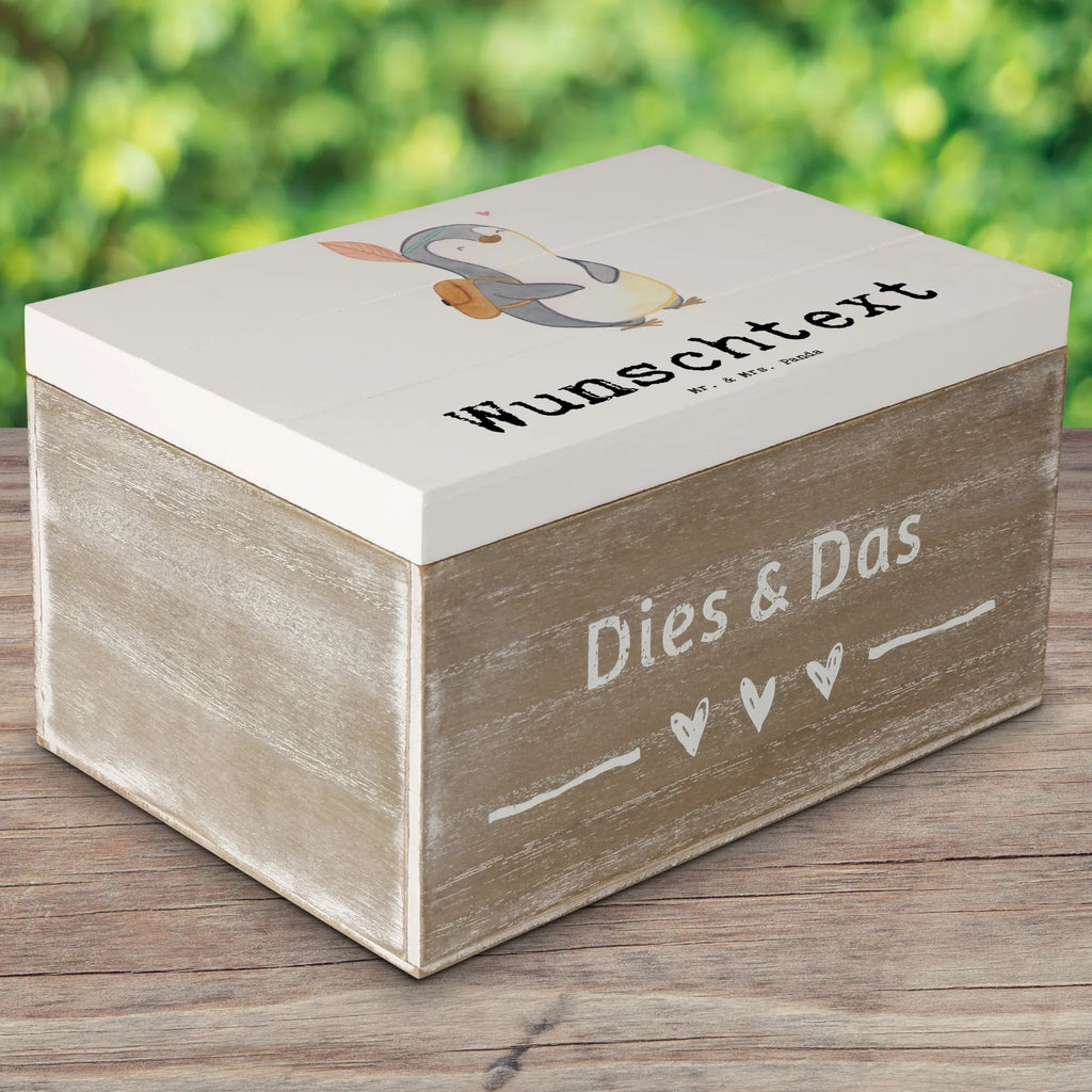 Personalisierte Holzkiste Pinguin Bester Blutsbruder der Welt Holzkiste mit Namen, Kiste mit Namen, Schatzkiste mit Namen, Truhe mit Namen, Schatulle mit Namen, Erinnerungsbox mit Namen, Erinnerungskiste, mit Namen, Dekokiste mit Namen, Aufbewahrungsbox mit Namen, Holzkiste Personalisiert, Kiste Personalisiert, Schatzkiste Personalisiert, Truhe Personalisiert, Schatulle Personalisiert, Erinnerungsbox Personalisiert, Erinnerungskiste Personalisiert, Dekokiste Personalisiert, Aufbewahrungsbox Personalisiert, Geschenkbox personalisiert, GEschenkdose personalisiert, für, Dankeschön, Geschenk, Schenken, Geburtstag, Geburtstagsgeschenk, Geschenkidee, Danke, Bedanken, Mitbringsel, Freude machen, Geschenktipp, Blutsbruder, Blutsgeschwister, Freund, Brüder, Geschwister, Bruderherz, Brother, Familie, Kleinigkeit, Bester, Sido