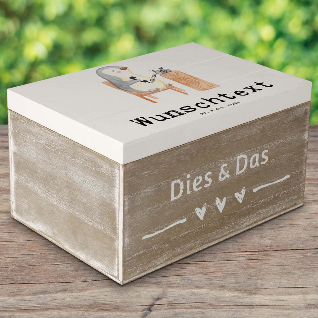 Personalisierte Holzkiste Pinguin Bester Lästerpartner der Welt Holzkiste mit Namen, Kiste mit Namen, Schatzkiste mit Namen, Truhe mit Namen, Schatulle mit Namen, Erinnerungsbox mit Namen, Erinnerungskiste, mit Namen, Dekokiste mit Namen, Aufbewahrungsbox mit Namen, Holzkiste Personalisiert, Kiste Personalisiert, Schatzkiste Personalisiert, Truhe Personalisiert, Schatulle Personalisiert, Erinnerungsbox Personalisiert, Erinnerungskiste Personalisiert, Dekokiste Personalisiert, Aufbewahrungsbox Personalisiert, Geschenkbox personalisiert, GEschenkdose personalisiert, für, Dankeschön, Geschenk, Schenken, Geburtstag, Geburtstagsgeschenk, Geschenkidee, Danke, Bedanken, Mitbringsel, Freude machen, Geschenktipp, Lästerpartner, Lesterpartner, lestern, Lästerschwester, Lästern, beste Freundin, Freundin, Spaß, bff