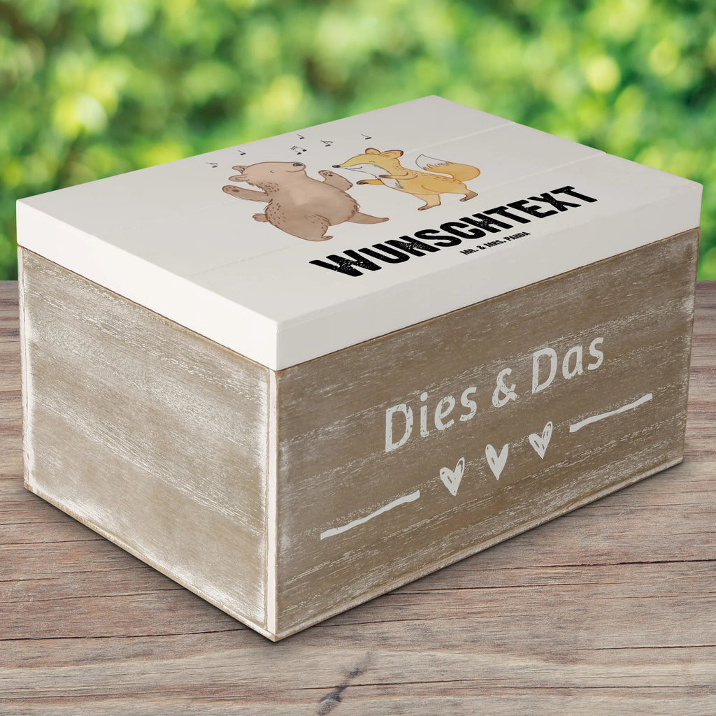 Personalisierte Holzkiste Hase Tanzen Holzkiste mit Namen, Kiste mit Namen, Schatzkiste mit Namen, Truhe mit Namen, Schatulle mit Namen, Erinnerungsbox mit Namen, Erinnerungskiste, mit Namen, Dekokiste mit Namen, Aufbewahrungsbox mit Namen, Holzkiste Personalisiert, Kiste Personalisiert, Schatzkiste Personalisiert, Truhe Personalisiert, Schatulle Personalisiert, Erinnerungsbox Personalisiert, Erinnerungskiste Personalisiert, Dekokiste Personalisiert, Aufbewahrungsbox Personalisiert, Geschenkbox personalisiert, GEschenkdose personalisiert, Geschenk, Sport, Sportart, Hobby, Schenken, Danke, Dankeschön, Auszeichnung, Gewinn, Sportler, Tanzen, tanzen gehen, Tanzschule, Tanzkurs