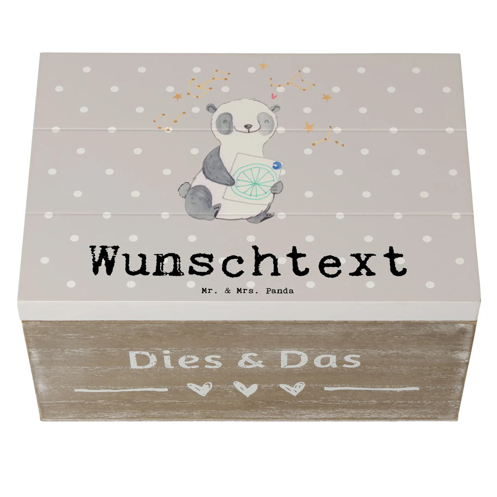 Personalisierte Holzkiste Panda Astrologie Holzkiste mit Namen, Kiste mit Namen, Schatzkiste mit Namen, Truhe mit Namen, Schatulle mit Namen, Erinnerungsbox mit Namen, Erinnerungskiste, mit Namen, Dekokiste mit Namen, Aufbewahrungsbox mit Namen, Holzkiste Personalisiert, Kiste Personalisiert, Schatzkiste Personalisiert, Truhe Personalisiert, Schatulle Personalisiert, Erinnerungsbox Personalisiert, Erinnerungskiste Personalisiert, Dekokiste Personalisiert, Aufbewahrungsbox Personalisiert, Geschenkbox personalisiert, GEschenkdose personalisiert, Geschenk, Sport, Sportart, Hobby, Schenken, Danke, Dankeschön, Auszeichnung, Gewinn, Sportler, Astrologie, Horoskop, Sternbilder