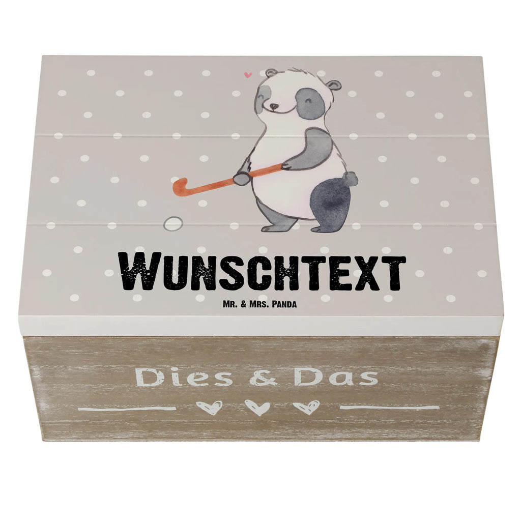 Personalisierte Holzkiste Panda Hockey spielen Holzkiste mit Namen, Kiste mit Namen, Schatzkiste mit Namen, Truhe mit Namen, Schatulle mit Namen, Erinnerungsbox mit Namen, Erinnerungskiste, mit Namen, Dekokiste mit Namen, Aufbewahrungsbox mit Namen, Holzkiste Personalisiert, Kiste Personalisiert, Schatzkiste Personalisiert, Truhe Personalisiert, Schatulle Personalisiert, Erinnerungsbox Personalisiert, Erinnerungskiste Personalisiert, Dekokiste Personalisiert, Aufbewahrungsbox Personalisiert, Geschenkbox personalisiert, GEschenkdose personalisiert, Geschenk, Sport, Sportart, Hobby, Schenken, Danke, Dankeschön, Auszeichnung, Gewinn, Sportler, Hockey spielen, Feldhockey, Hockeyschläger, Hockey Verein