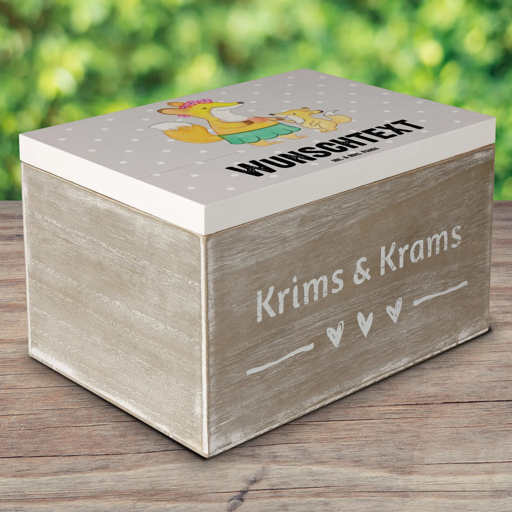 Personalisierte Holzkiste Fuchs Beste Mama der Welt Holzkiste mit Namen, Kiste mit Namen, Schatzkiste mit Namen, Truhe mit Namen, Schatulle mit Namen, Erinnerungsbox mit Namen, Erinnerungskiste, mit Namen, Dekokiste mit Namen, Aufbewahrungsbox mit Namen, Holzkiste Personalisiert, Kiste Personalisiert, Schatzkiste Personalisiert, Truhe Personalisiert, Schatulle Personalisiert, Erinnerungsbox Personalisiert, Erinnerungskiste Personalisiert, Dekokiste Personalisiert, Aufbewahrungsbox Personalisiert, Geschenkbox personalisiert, GEschenkdose personalisiert, für, Dankeschön, Geschenk, Schenken, Geburtstag, Geburtstagsgeschenk, Geschenkidee, Danke, Bedanken, Mitbringsel, Freude machen, Geschenktipp, Mama, Mami, Mutter, Muttertag, Mutti, Ma, Tochter, Sohn, Beste Mama, Beste, Supermama