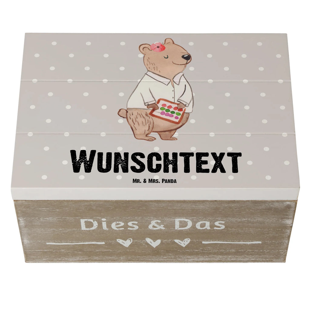 Personalisierte Holzkiste Bankfachfrau mit Herz Holzkiste mit Namen, Kiste mit Namen, Schatzkiste mit Namen, Truhe mit Namen, Schatulle mit Namen, Erinnerungsbox mit Namen, Erinnerungskiste, mit Namen, Dekokiste mit Namen, Aufbewahrungsbox mit Namen, Holzkiste Personalisiert, Kiste Personalisiert, Schatzkiste Personalisiert, Truhe Personalisiert, Schatulle Personalisiert, Erinnerungsbox Personalisiert, Erinnerungskiste Personalisiert, Dekokiste Personalisiert, Aufbewahrungsbox Personalisiert, Geschenkbox personalisiert, GEschenkdose personalisiert, Beruf, Ausbildung, Jubiläum, Abschied, Rente, Kollege, Kollegin, Geschenk, Schenken, Arbeitskollege, Mitarbeiter, Firma, Danke, Dankeschön, Bankfachfrau, Bankangestellte, Bänkerin, Bankberaterin