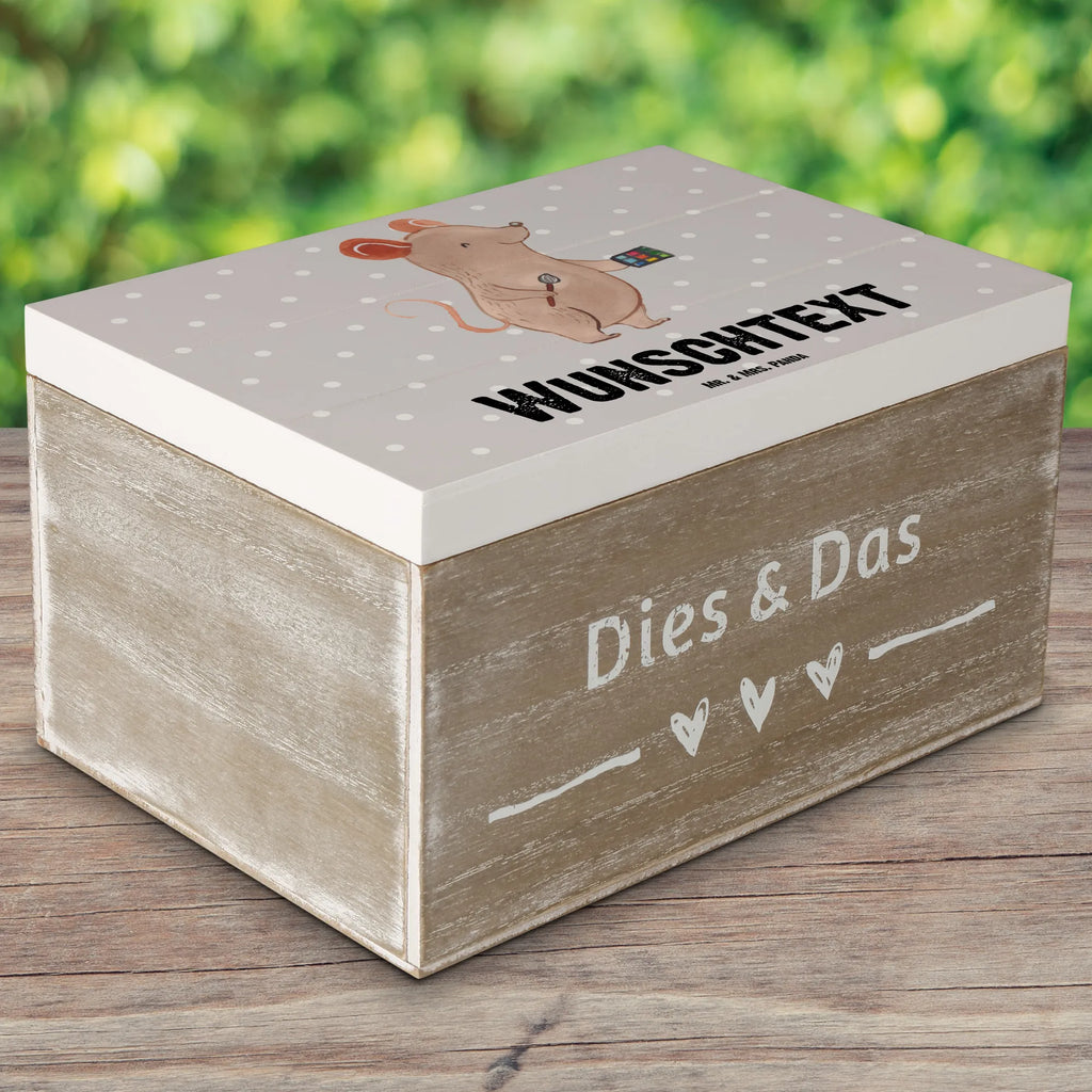 Personalisierte Holzkiste Visagist Herz Holzkiste mit Namen, Kiste mit Namen, Schatzkiste mit Namen, Truhe mit Namen, Schatulle mit Namen, Erinnerungsbox mit Namen, Erinnerungskiste, mit Namen, Dekokiste mit Namen, Aufbewahrungsbox mit Namen, Holzkiste Personalisiert, Kiste Personalisiert, Schatzkiste Personalisiert, Truhe Personalisiert, Schatulle Personalisiert, Erinnerungsbox Personalisiert, Erinnerungskiste Personalisiert, Dekokiste Personalisiert, Aufbewahrungsbox Personalisiert, Geschenkbox personalisiert, GEschenkdose personalisiert, Beruf, Ausbildung, Jubiläum, Abschied, Rente, Kollege, Kollegin, Geschenk, Schenken, Arbeitskollege, Mitarbeiter, Firma, Danke, Dankeschön, Kosmetiker, Make Up Artist, Maskenbildner, Visagist, Beauty Salon, Kosmetikstudio, Eröffnung