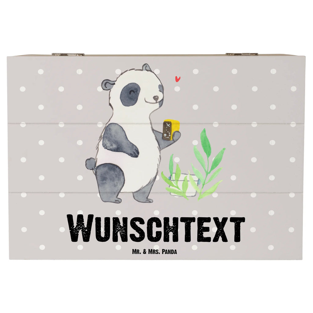 Personalisierte Holzkiste Panda Geocaching Holzkiste mit Namen, Kiste mit Namen, Schatzkiste mit Namen, Truhe mit Namen, Schatulle mit Namen, Erinnerungsbox mit Namen, Erinnerungskiste, mit Namen, Dekokiste mit Namen, Aufbewahrungsbox mit Namen, Holzkiste Personalisiert, Kiste Personalisiert, Schatzkiste Personalisiert, Truhe Personalisiert, Schatulle Personalisiert, Erinnerungsbox Personalisiert, Erinnerungskiste Personalisiert, Dekokiste Personalisiert, Aufbewahrungsbox Personalisiert, Geschenkbox personalisiert, GEschenkdose personalisiert, Geschenk, Sport, Sportart, Hobby, Schenken, Danke, Dankeschön, Auszeichnung, Gewinn, Sportler, Geocaching, Schatzsuchen, GPS Schnitzeljagd, Opencaching