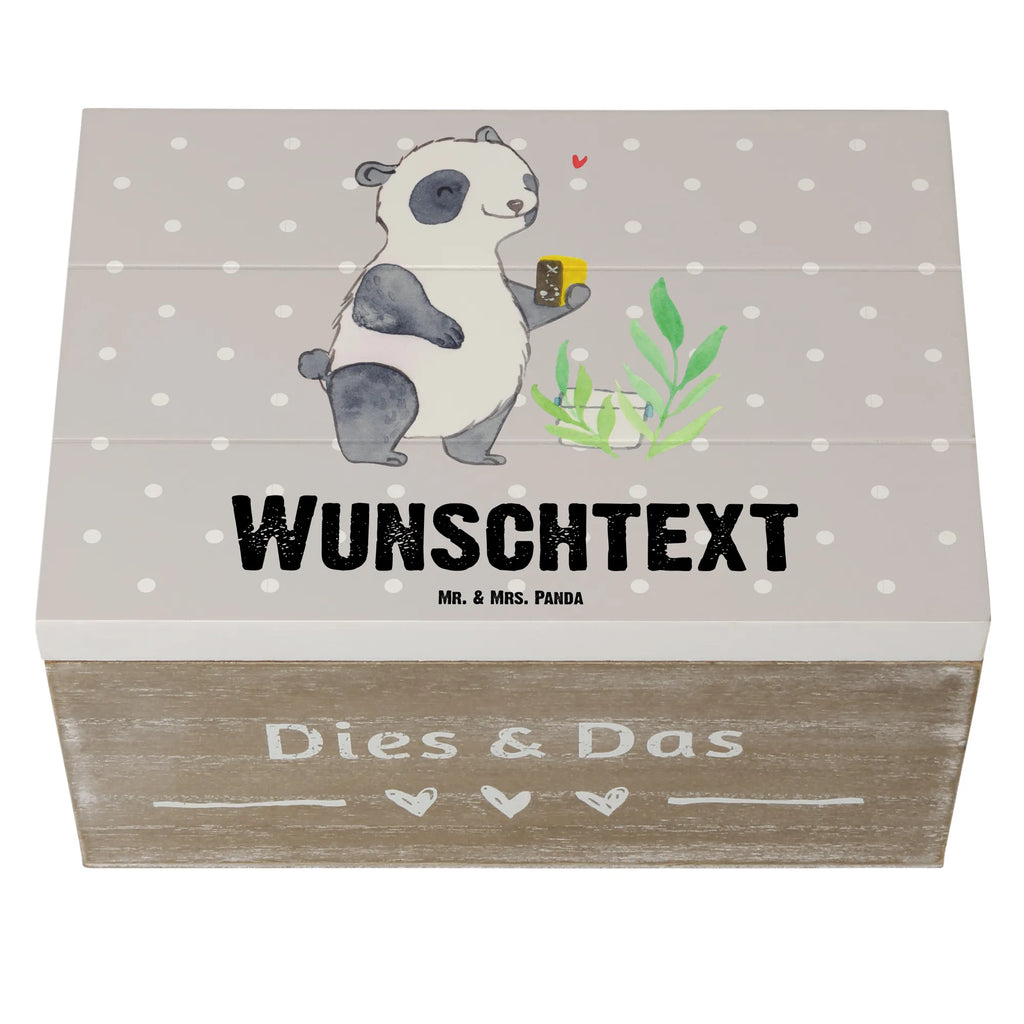 Personalisierte Holzkiste Panda Geocaching Holzkiste mit Namen, Kiste mit Namen, Schatzkiste mit Namen, Truhe mit Namen, Schatulle mit Namen, Erinnerungsbox mit Namen, Erinnerungskiste, mit Namen, Dekokiste mit Namen, Aufbewahrungsbox mit Namen, Holzkiste Personalisiert, Kiste Personalisiert, Schatzkiste Personalisiert, Truhe Personalisiert, Schatulle Personalisiert, Erinnerungsbox Personalisiert, Erinnerungskiste Personalisiert, Dekokiste Personalisiert, Aufbewahrungsbox Personalisiert, Geschenkbox personalisiert, GEschenkdose personalisiert, Geschenk, Sport, Sportart, Hobby, Schenken, Danke, Dankeschön, Auszeichnung, Gewinn, Sportler, Geocaching, Schatzsuchen, GPS Schnitzeljagd, Opencaching