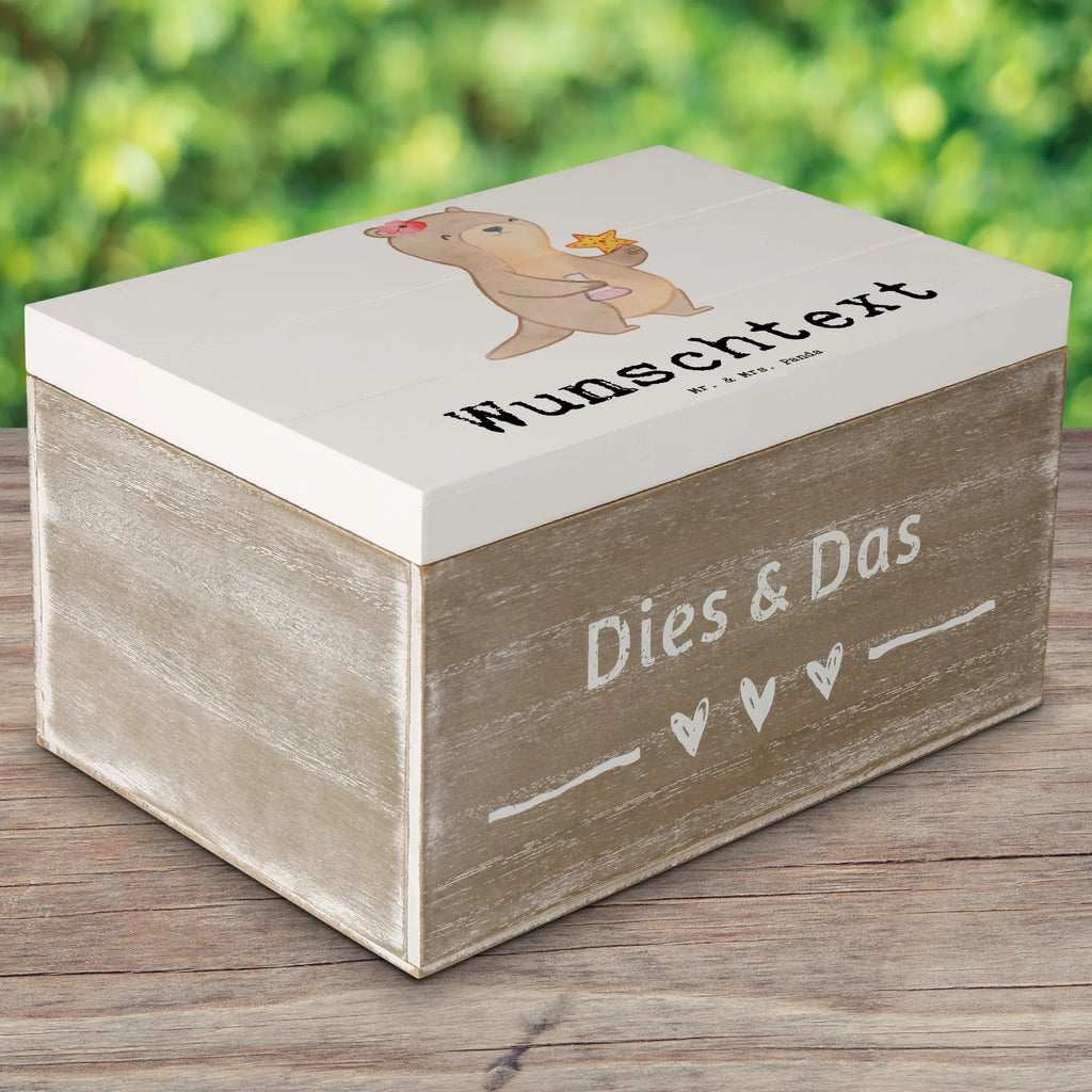 Personalisierte Holzkiste Meeresbiologin Herz Holzkiste mit Namen, Kiste mit Namen, Schatzkiste mit Namen, Truhe mit Namen, Schatulle mit Namen, Erinnerungsbox mit Namen, Erinnerungskiste, mit Namen, Dekokiste mit Namen, Aufbewahrungsbox mit Namen, Holzkiste Personalisiert, Kiste Personalisiert, Schatzkiste Personalisiert, Truhe Personalisiert, Schatulle Personalisiert, Erinnerungsbox Personalisiert, Erinnerungskiste Personalisiert, Dekokiste Personalisiert, Aufbewahrungsbox Personalisiert, Geschenkbox personalisiert, GEschenkdose personalisiert, Beruf, Ausbildung, Jubiläum, Abschied, Rente, Kollege, Kollegin, Geschenk, Schenken, Arbeitskollege, Mitarbeiter, Firma, Danke, Dankeschön, Meeresbiologin, Meereskundlerin, Naturwissenschaftlerin, Meeresforscherin, maritime Forschung, Studium