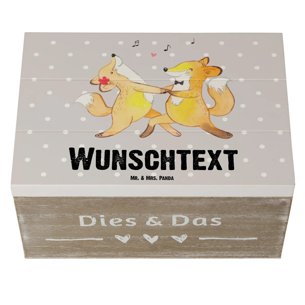 Personalisierte Holzkiste Füchse Salsa tanzen Holzkiste mit Namen, Kiste mit Namen, Schatzkiste mit Namen, Truhe mit Namen, Schatulle mit Namen, Erinnerungsbox mit Namen, Erinnerungskiste, mit Namen, Dekokiste mit Namen, Aufbewahrungsbox mit Namen, Holzkiste Personalisiert, Kiste Personalisiert, Schatzkiste Personalisiert, Truhe Personalisiert, Schatulle Personalisiert, Erinnerungsbox Personalisiert, Erinnerungskiste Personalisiert, Dekokiste Personalisiert, Aufbewahrungsbox Personalisiert, Geschenkbox personalisiert, GEschenkdose personalisiert, Geschenk, Sport, Sportart, Hobby, Schenken, Danke, Dankeschön, Auszeichnung, Gewinn, Sportler, Salsa tanzen, Tanzschule, Tanzen, Tanzkurs