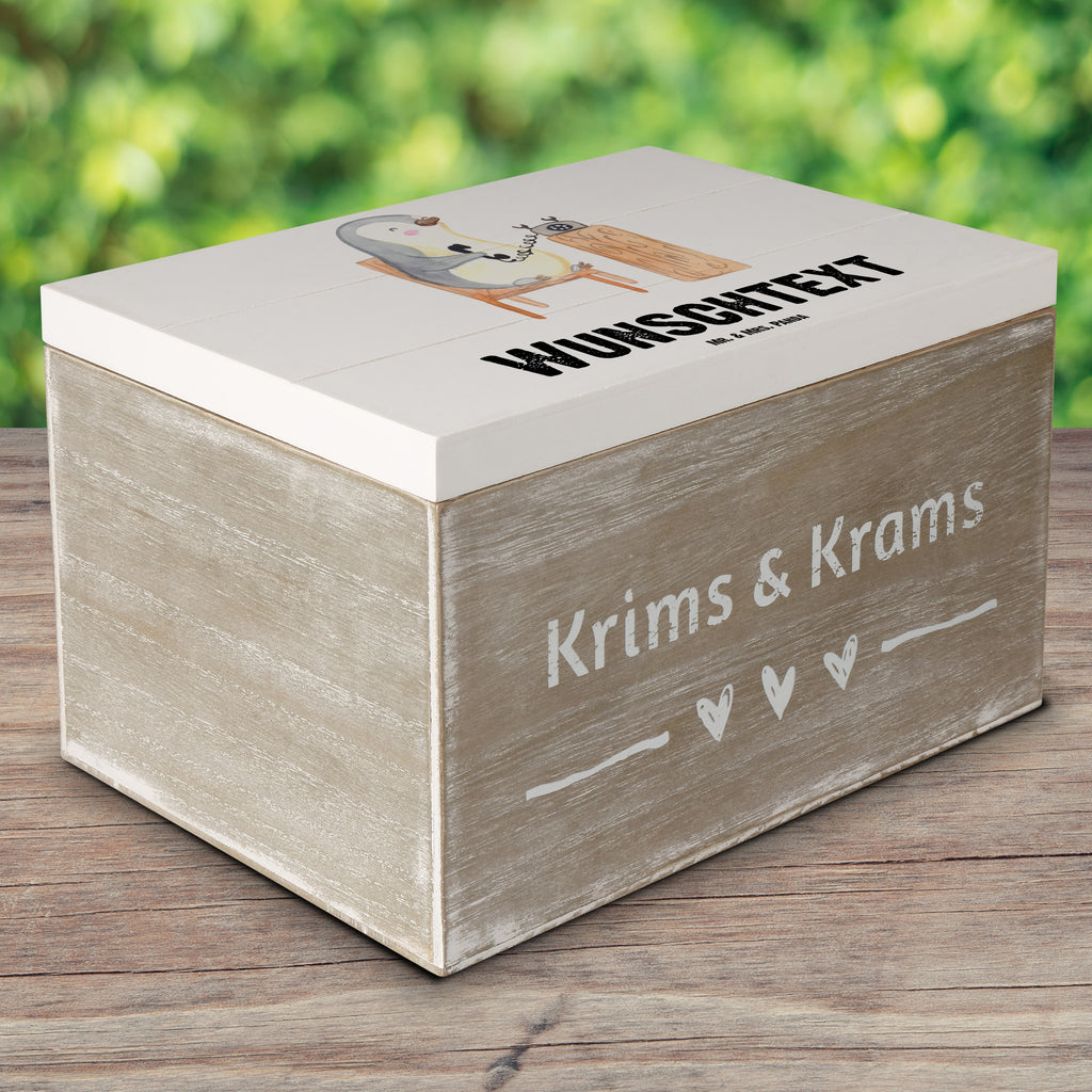 Personalisierte Holzkiste Pinguin Bester Lästerpartner der Welt Holzkiste mit Namen, Kiste mit Namen, Schatzkiste mit Namen, Truhe mit Namen, Schatulle mit Namen, Erinnerungsbox mit Namen, Erinnerungskiste, mit Namen, Dekokiste mit Namen, Aufbewahrungsbox mit Namen, Holzkiste Personalisiert, Kiste Personalisiert, Schatzkiste Personalisiert, Truhe Personalisiert, Schatulle Personalisiert, Erinnerungsbox Personalisiert, Erinnerungskiste Personalisiert, Dekokiste Personalisiert, Aufbewahrungsbox Personalisiert, Geschenkbox personalisiert, GEschenkdose personalisiert, für, Dankeschön, Geschenk, Schenken, Geburtstag, Geburtstagsgeschenk, Geschenkidee, Danke, Bedanken, Mitbringsel, Freude machen, Geschenktipp, Lästerpartner, Lesterpartner, lestern, Lästerschwester, Lästern, beste Freundin, Freundin, Spaß, bff